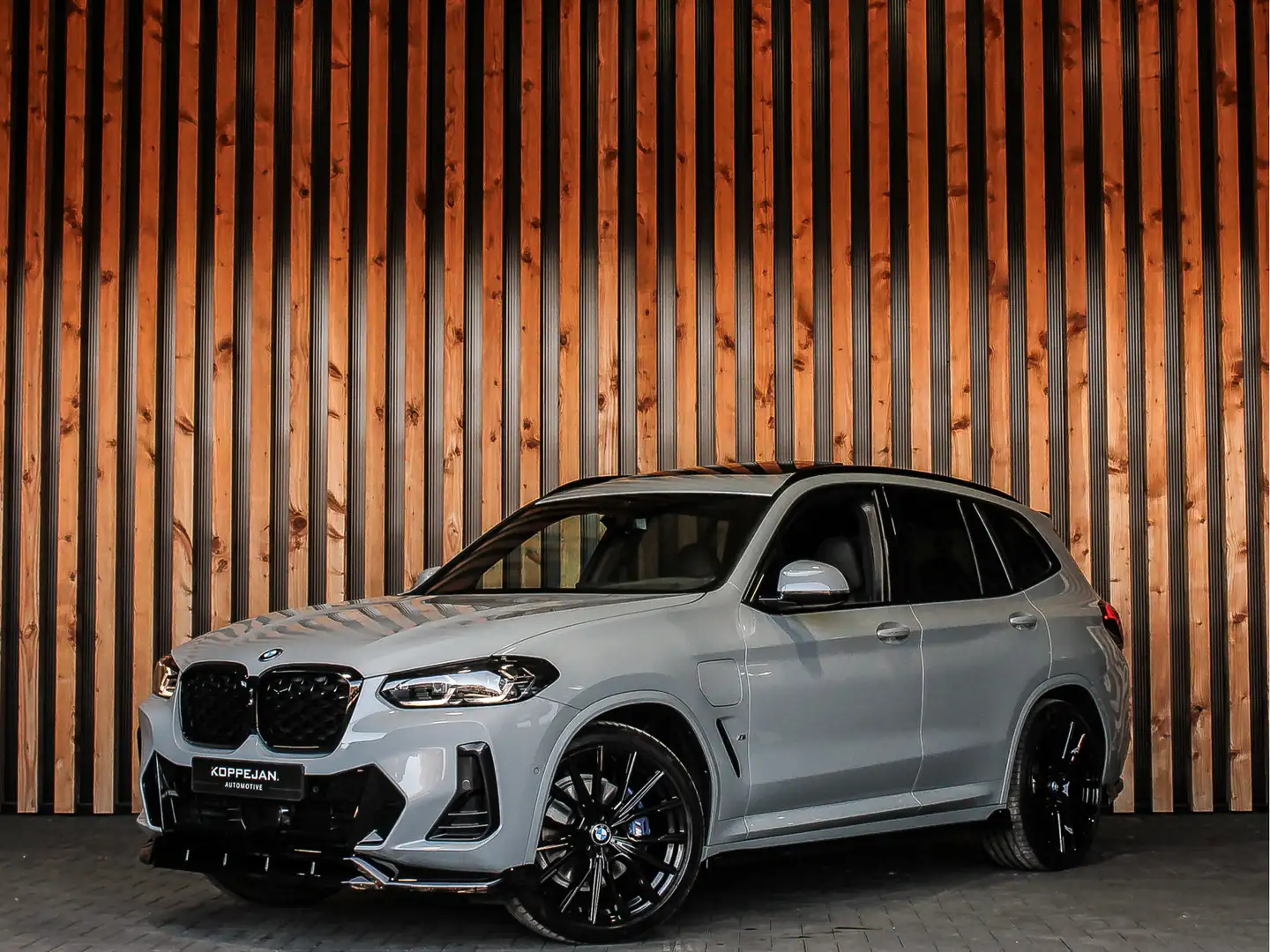 BMW X3 xDrive30e 292PK High Executive M-Sport | M-SPORT K Gris - 2