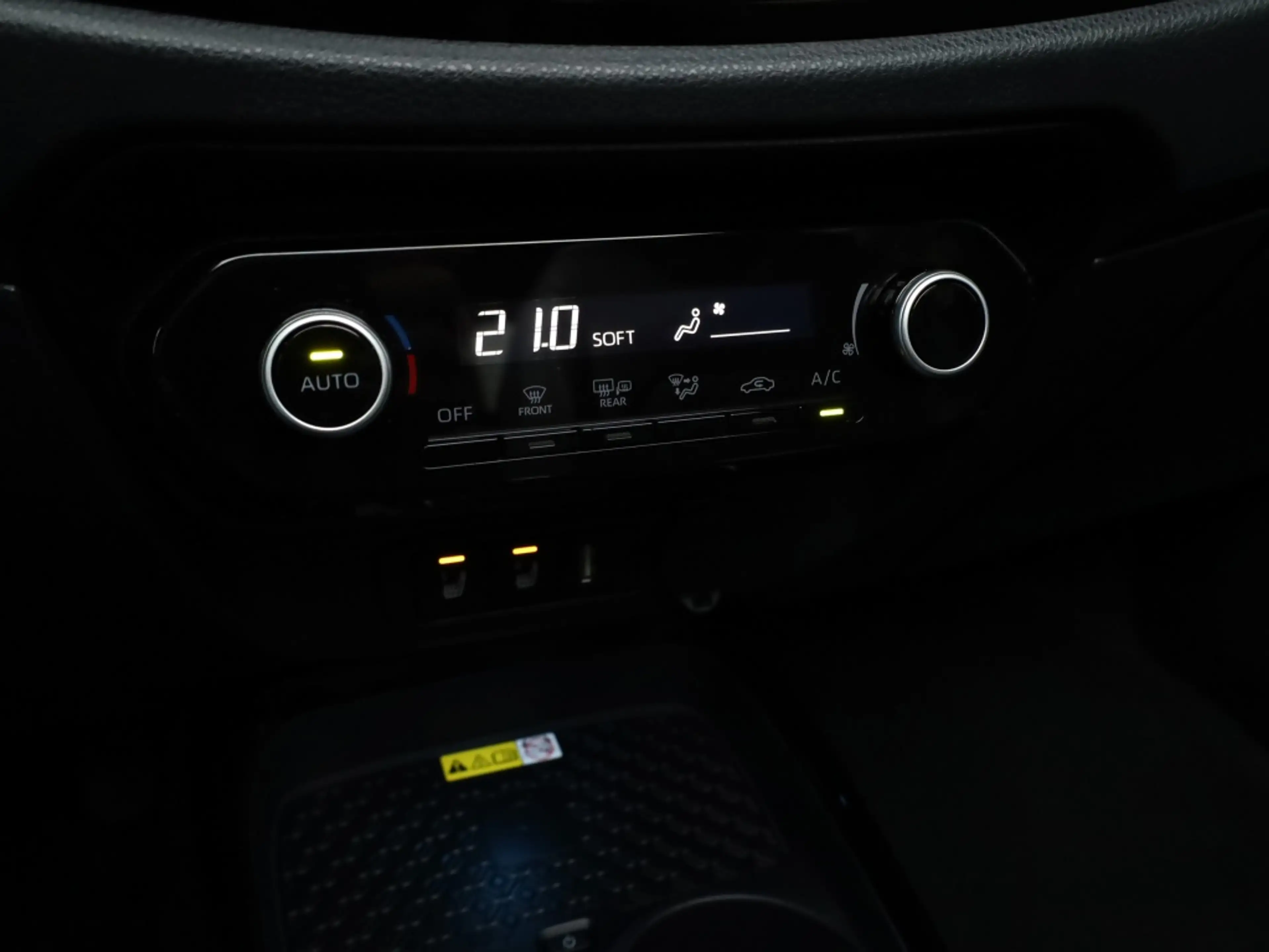 Toyota Aygo X 1.0 VVT-i MT Premium | Cabrio | JBL | Stoelverwarm — photo 20