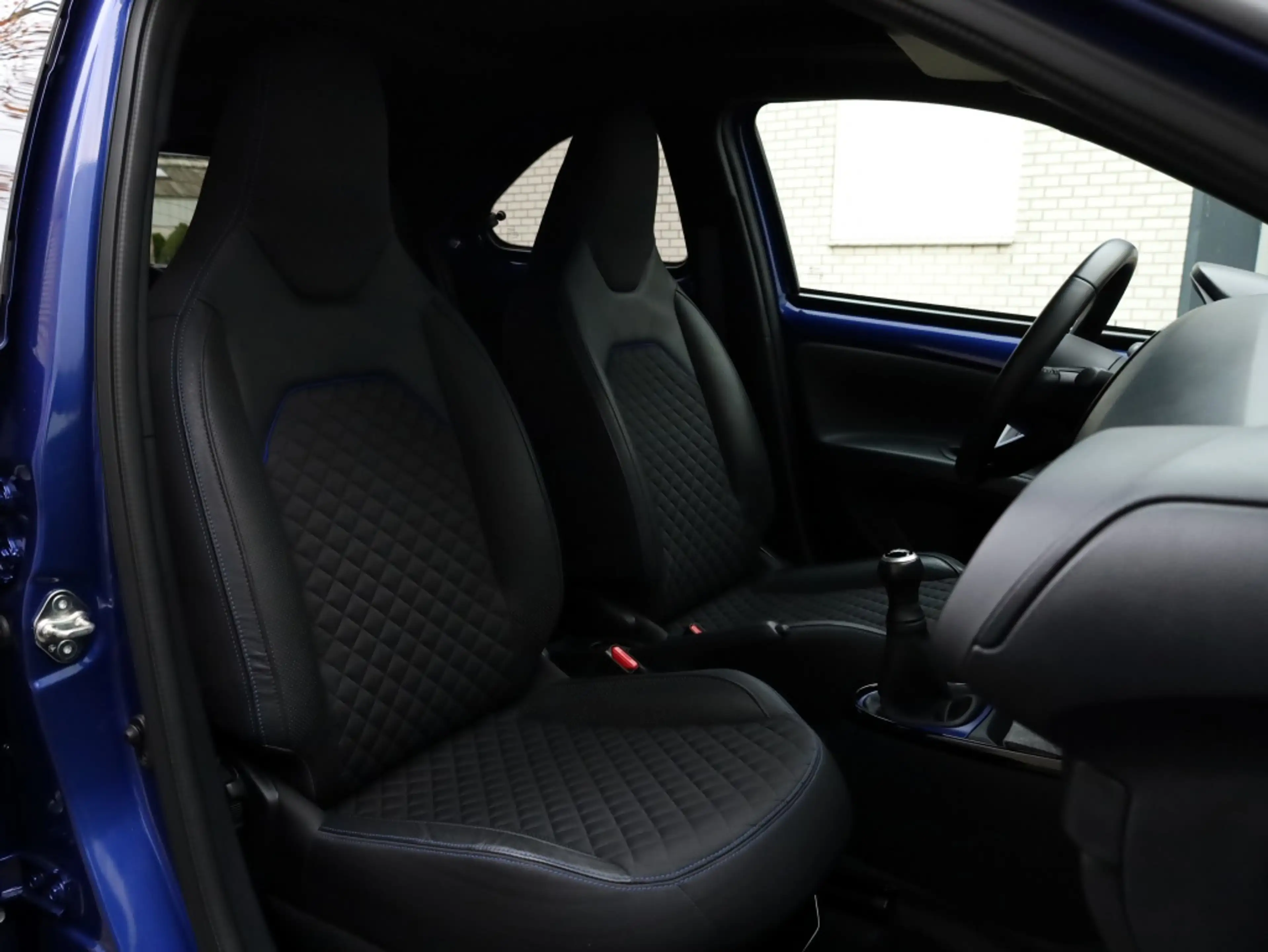 Toyota Aygo X 1.0 VVT-i MT Premium | Cabrio | JBL | Stoelverwarm — photo 13