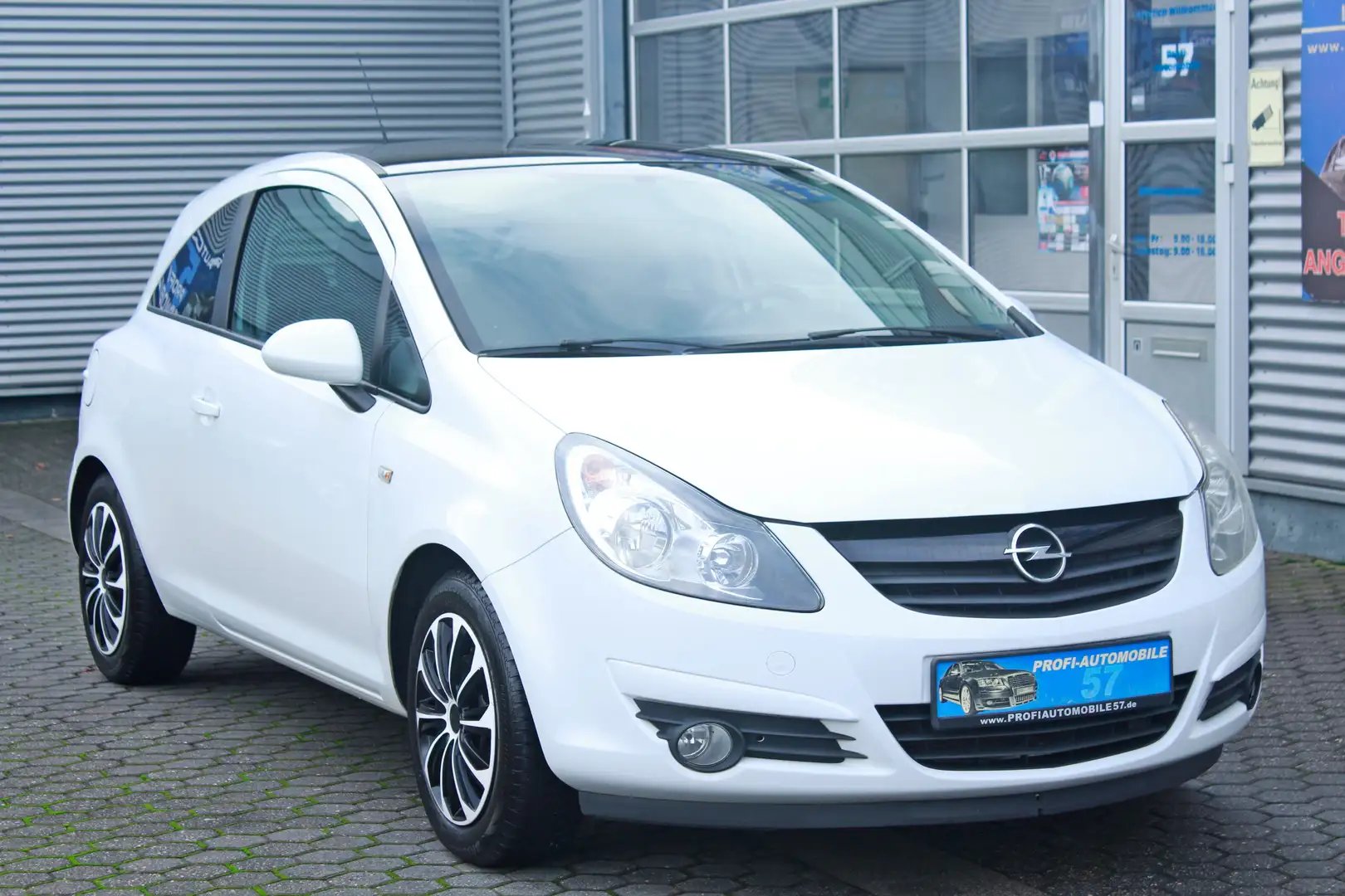 Opel Corsa 1.4 LPG Color Edition *LPG GASANLAGE*KLIMA* Weiß - 1