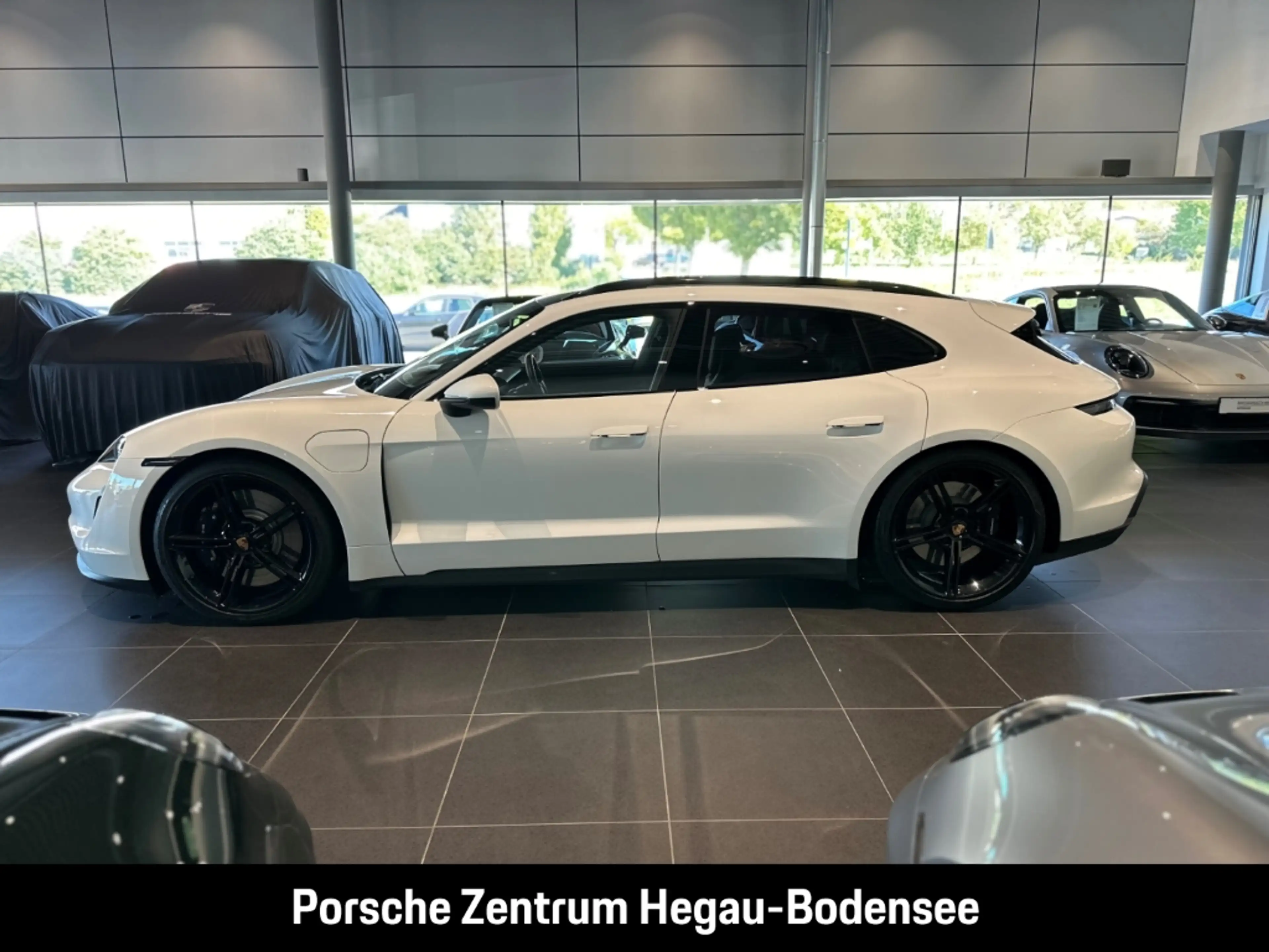 Porsche Taycan 4S Sport Turismo — photo 2