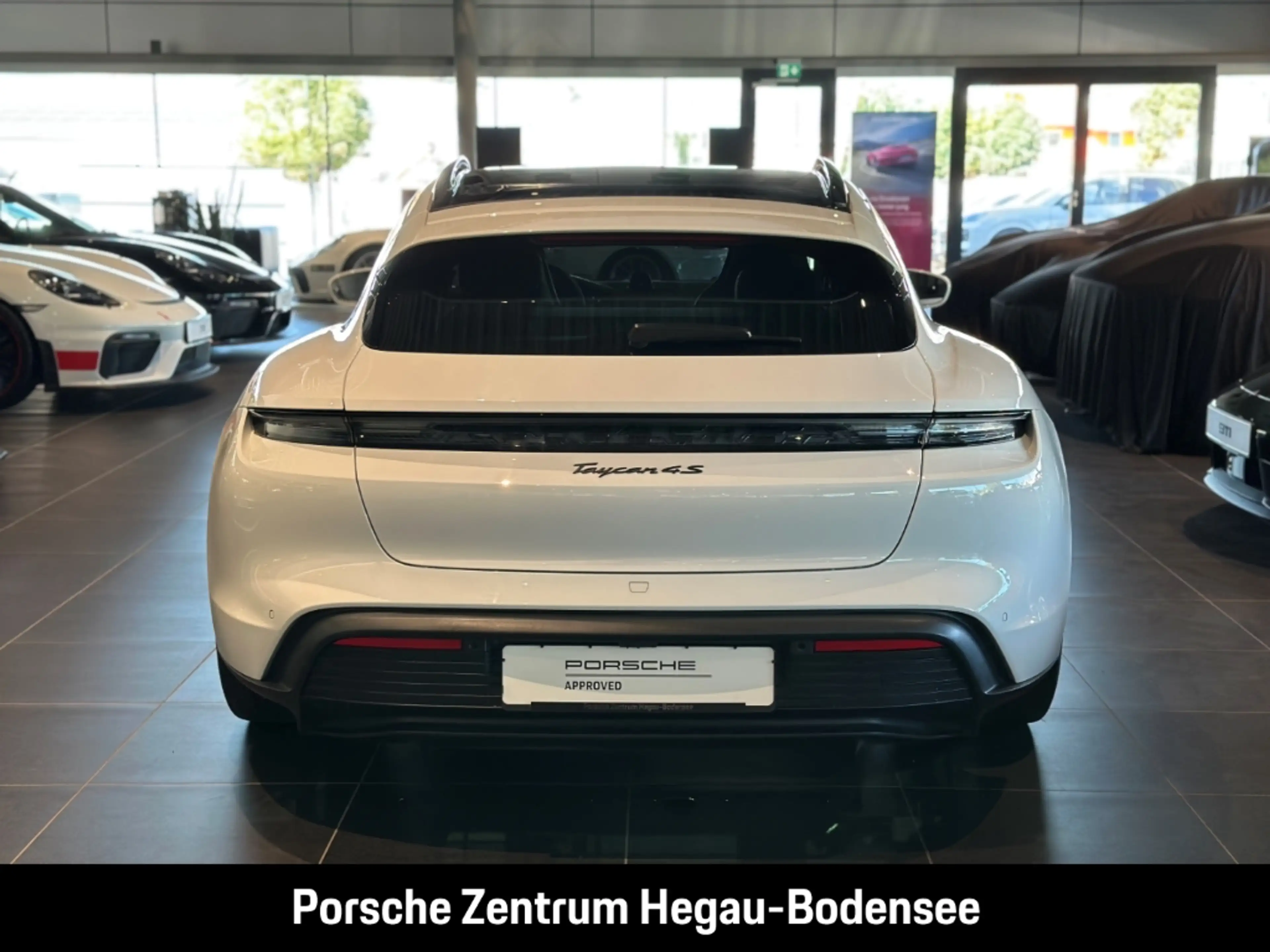Porsche Taycan 4S Sport Turismo — photo 14