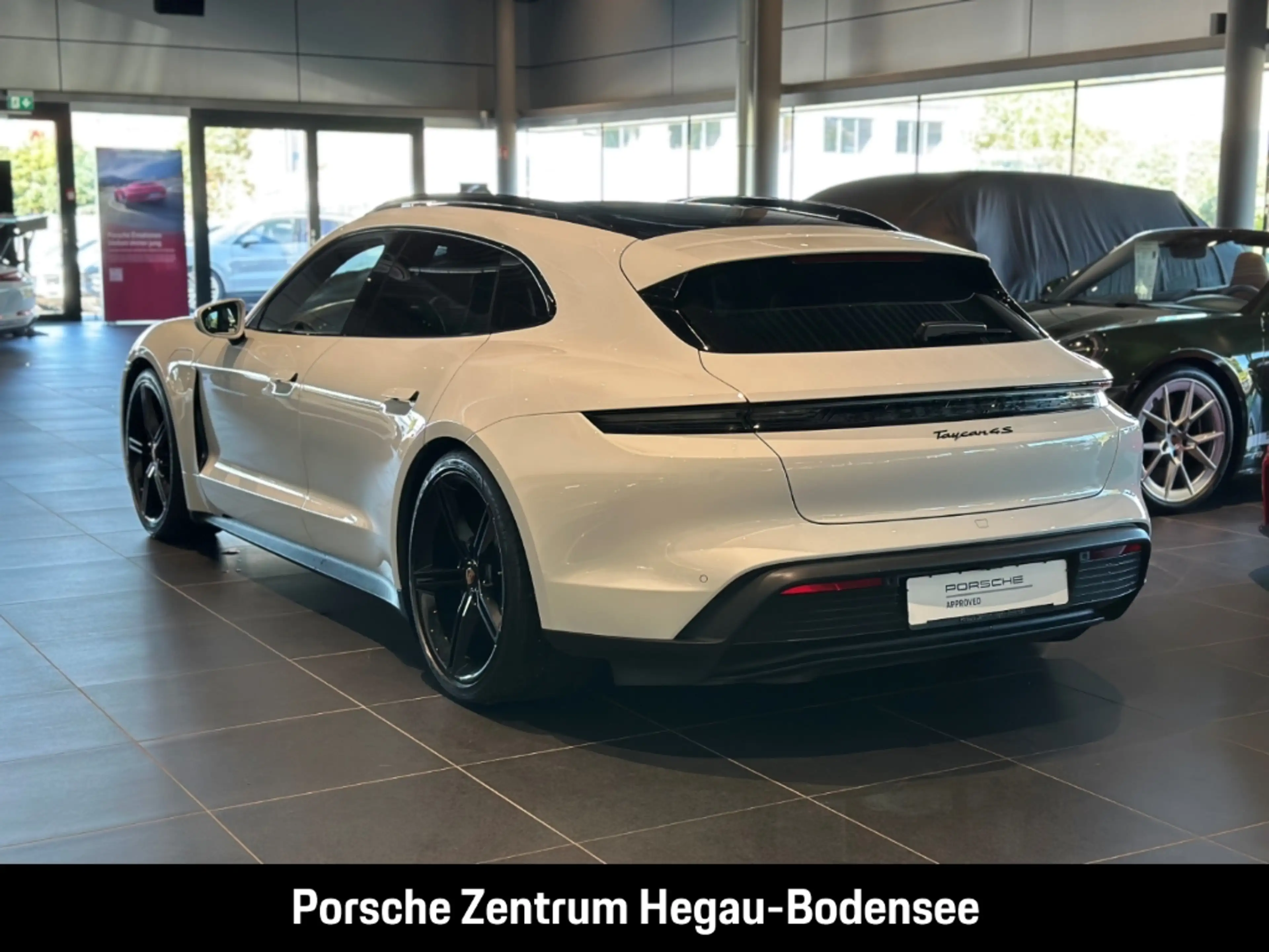 Porsche Taycan 4S Sport Turismo — photo 15
