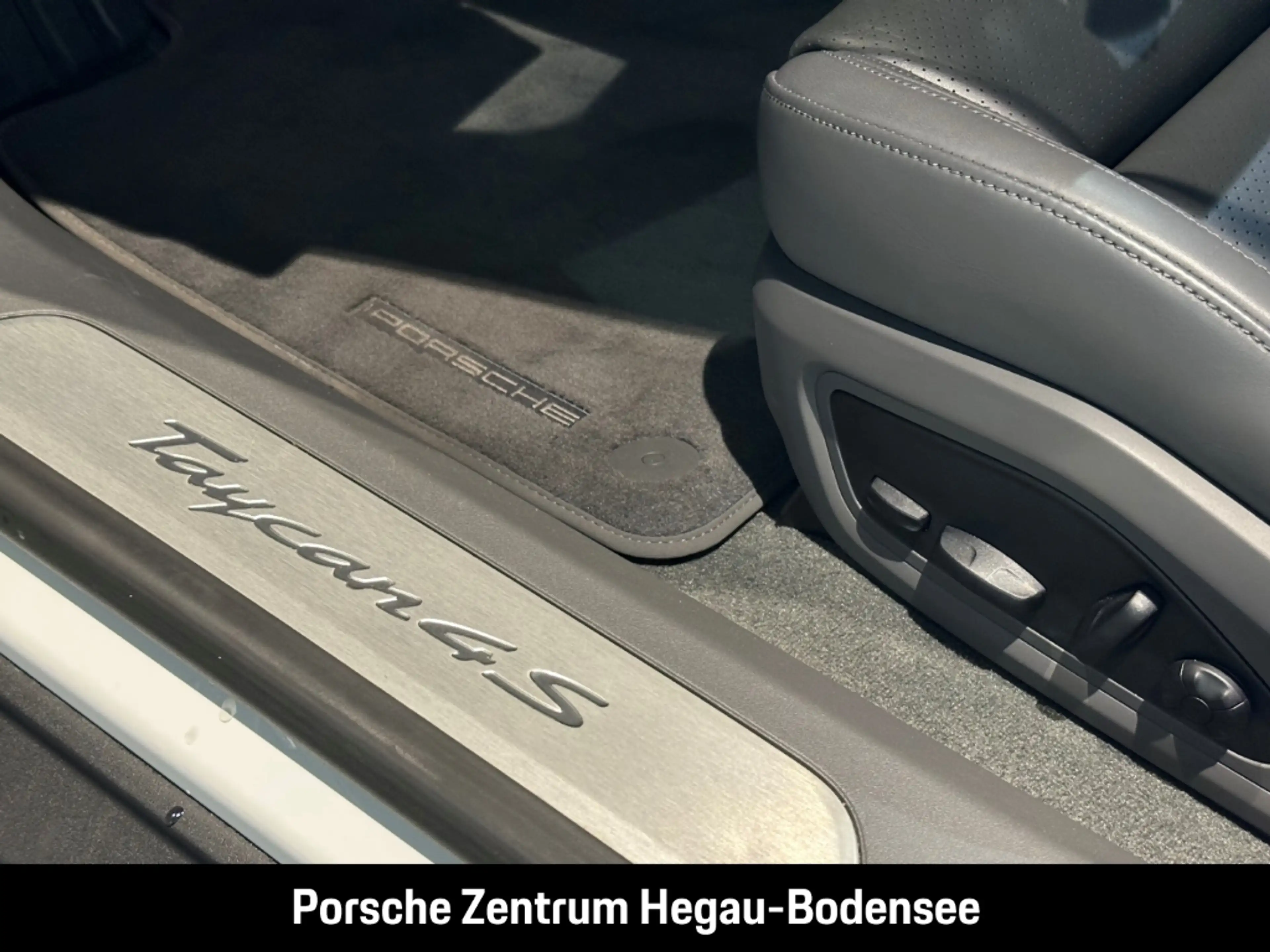 Porsche Taycan 4S Sport Turismo — photo 11