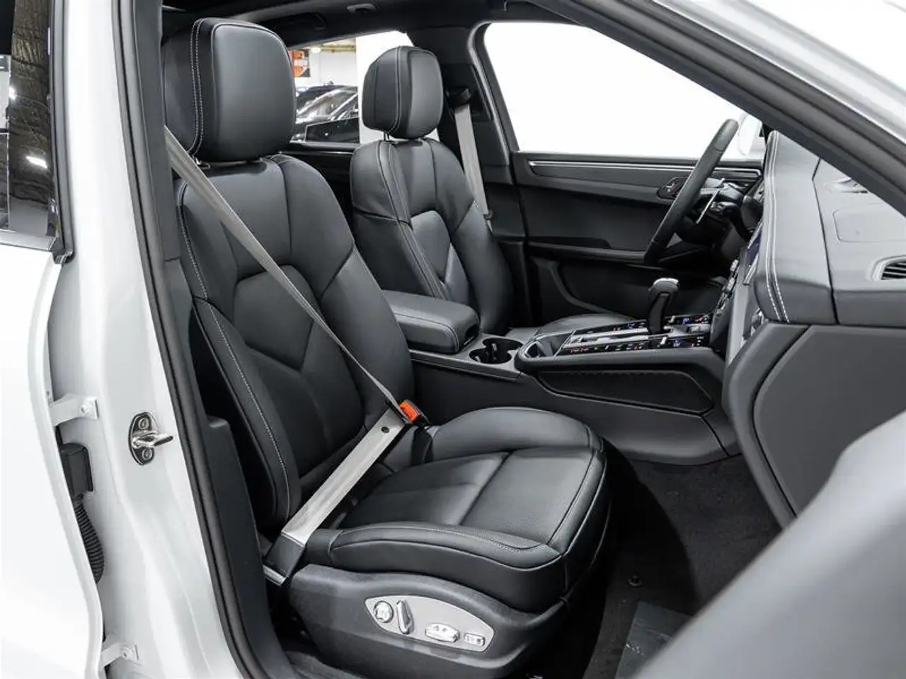 Porsche Macan снимка Porsche Macan