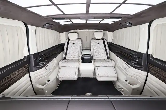 Mercedes-Benz V 300 view 7