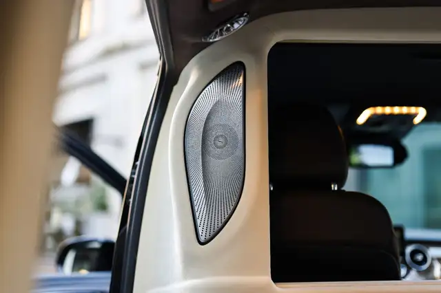 Mercedes-Benz V 300 view 10