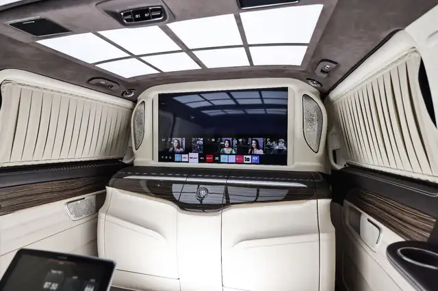 Mercedes-Benz V 300 view 5