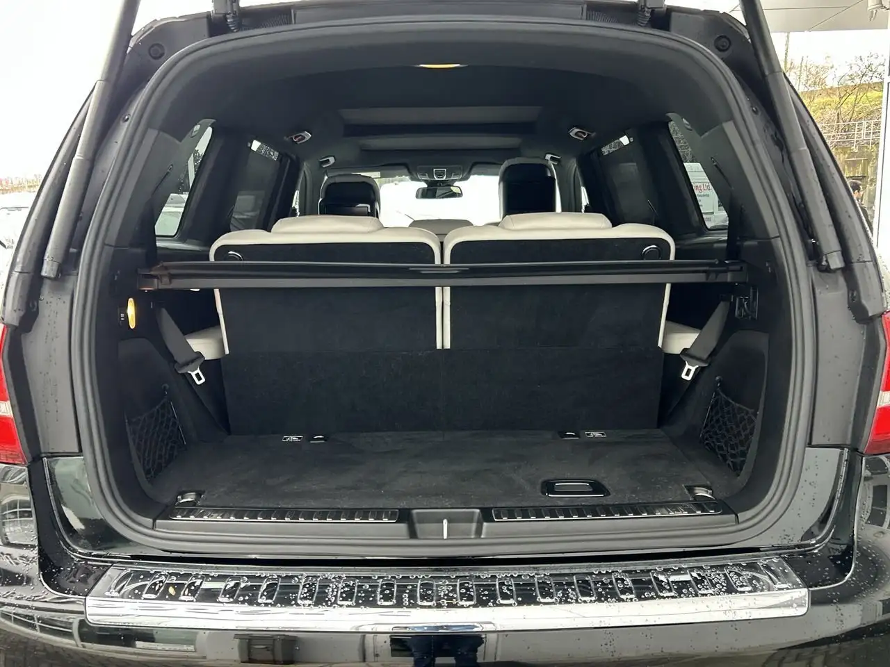 Mercedes-Benz GLS снимка Mercedes-Benz GLS