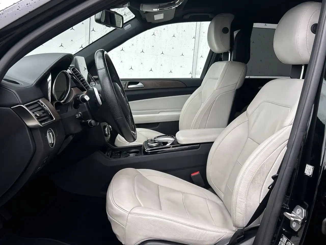 Mercedes-Benz GLS снимка Mercedes-Benz GLS