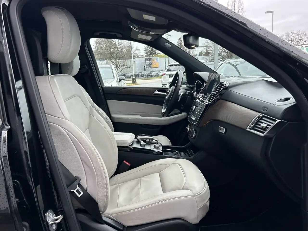 Mercedes-Benz GLS снимка Mercedes-Benz GLS