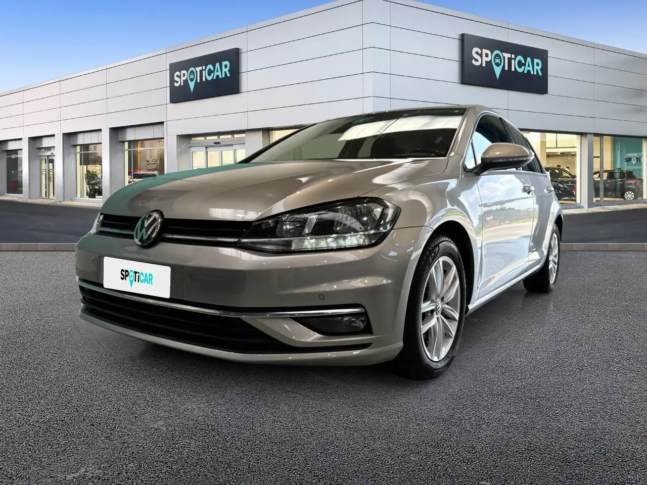 Volkswagen Golf 1.6 TDI Highline BMT DSG — photo 1 of 15