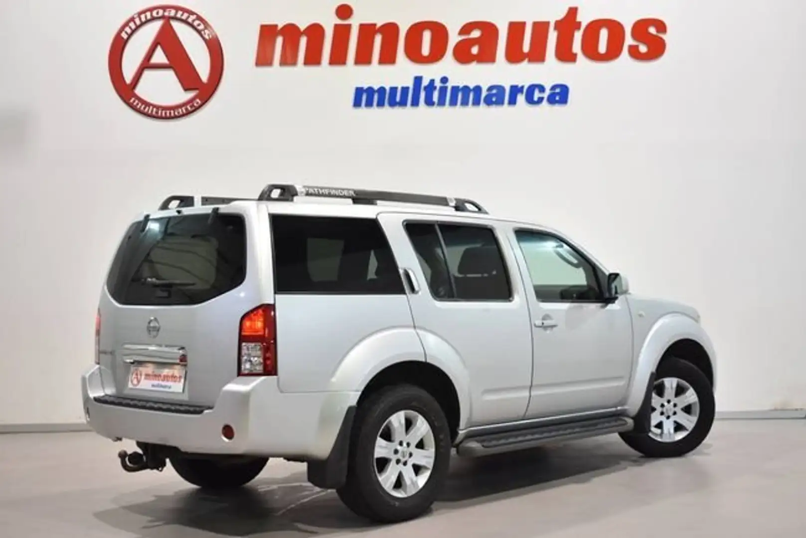 Nissan Pathfinder 2.5 DCI 174 CV 7 PLAZAS Silber - 2