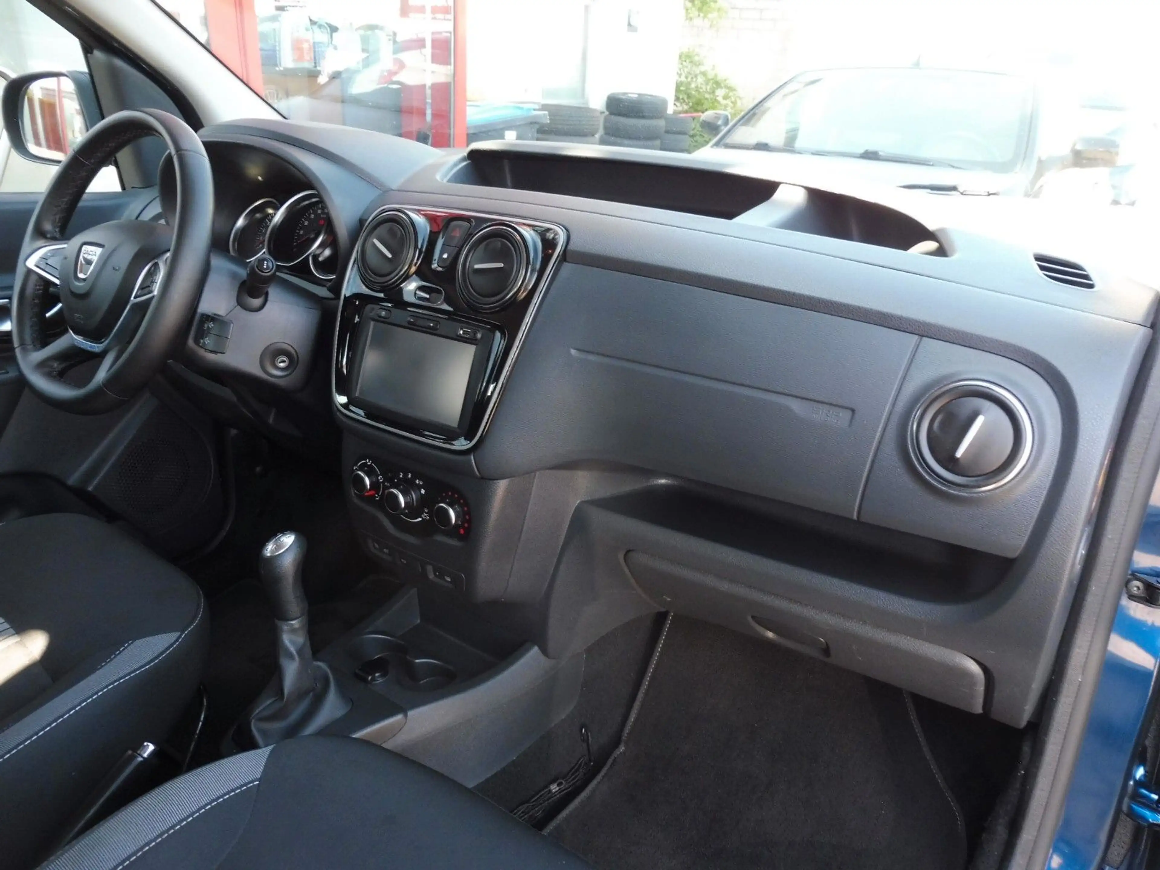 Dacia Dokker TCe 115 Stepway Celebration Ero 6 W — photo 14