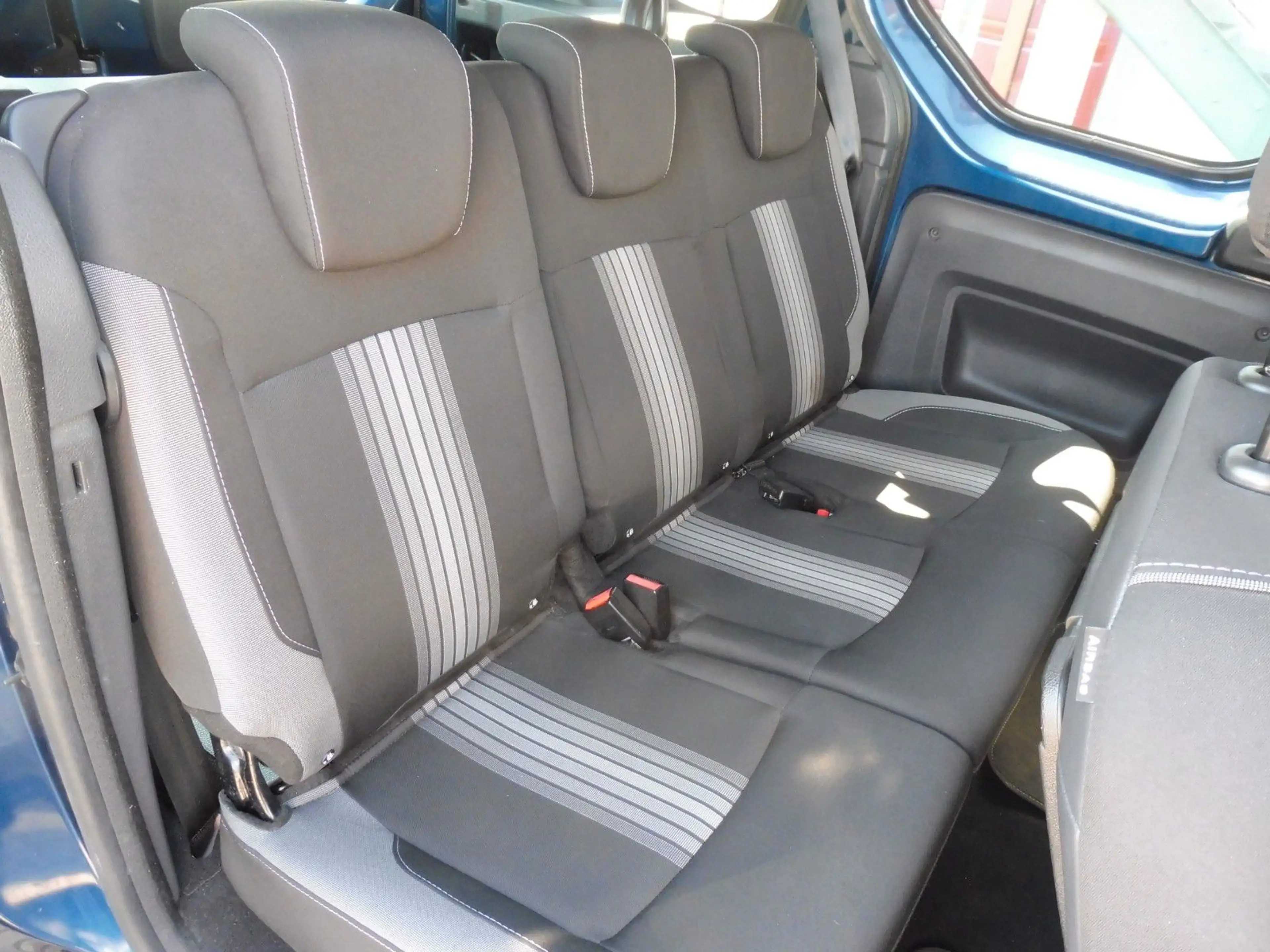 Dacia Dokker TCe 115 Stepway Celebration Ero 6 W — photo 10