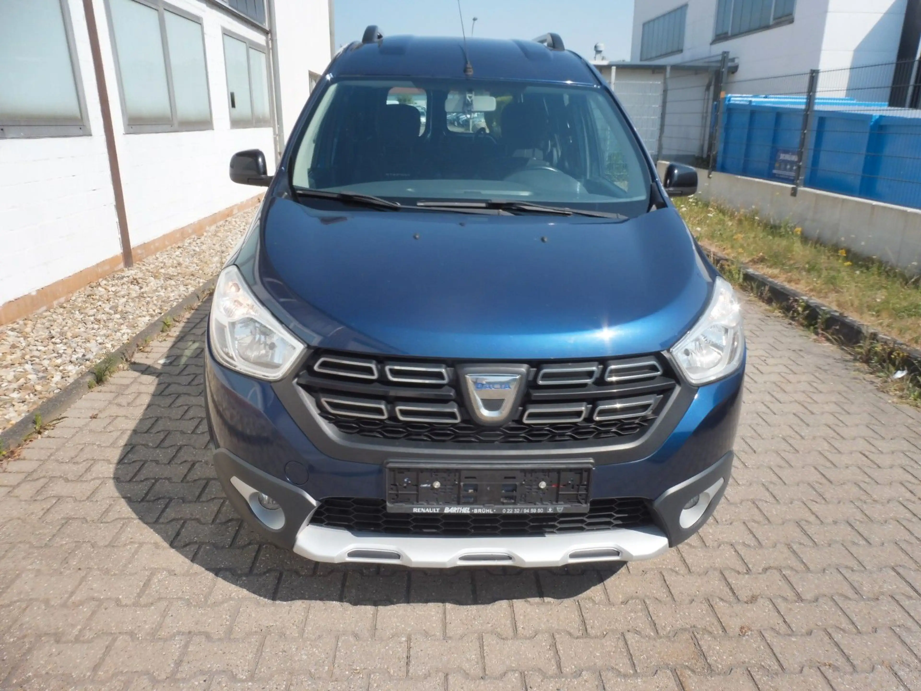 Dacia Dokker TCe 115 Stepway Celebration Ero 6 W — photo 2