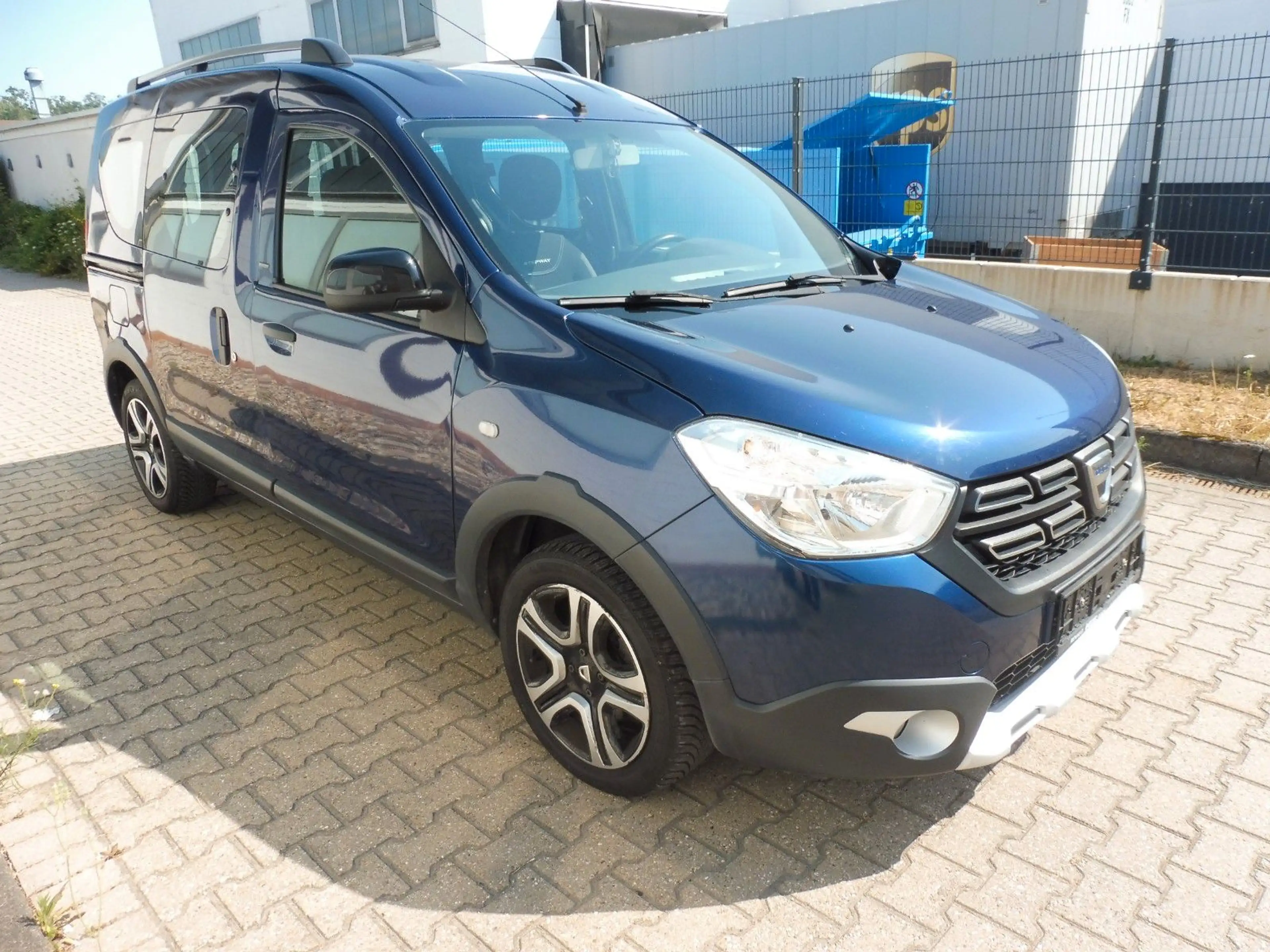 Dacia Dokker TCe 115 Stepway Celebration Ero 6 W — photo 3