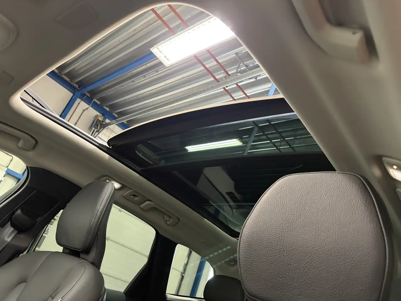 Volvo XC60 2.0 T6 Plug-in HY Long Range AWD Plus Bright/ Pano, миниатюра 14