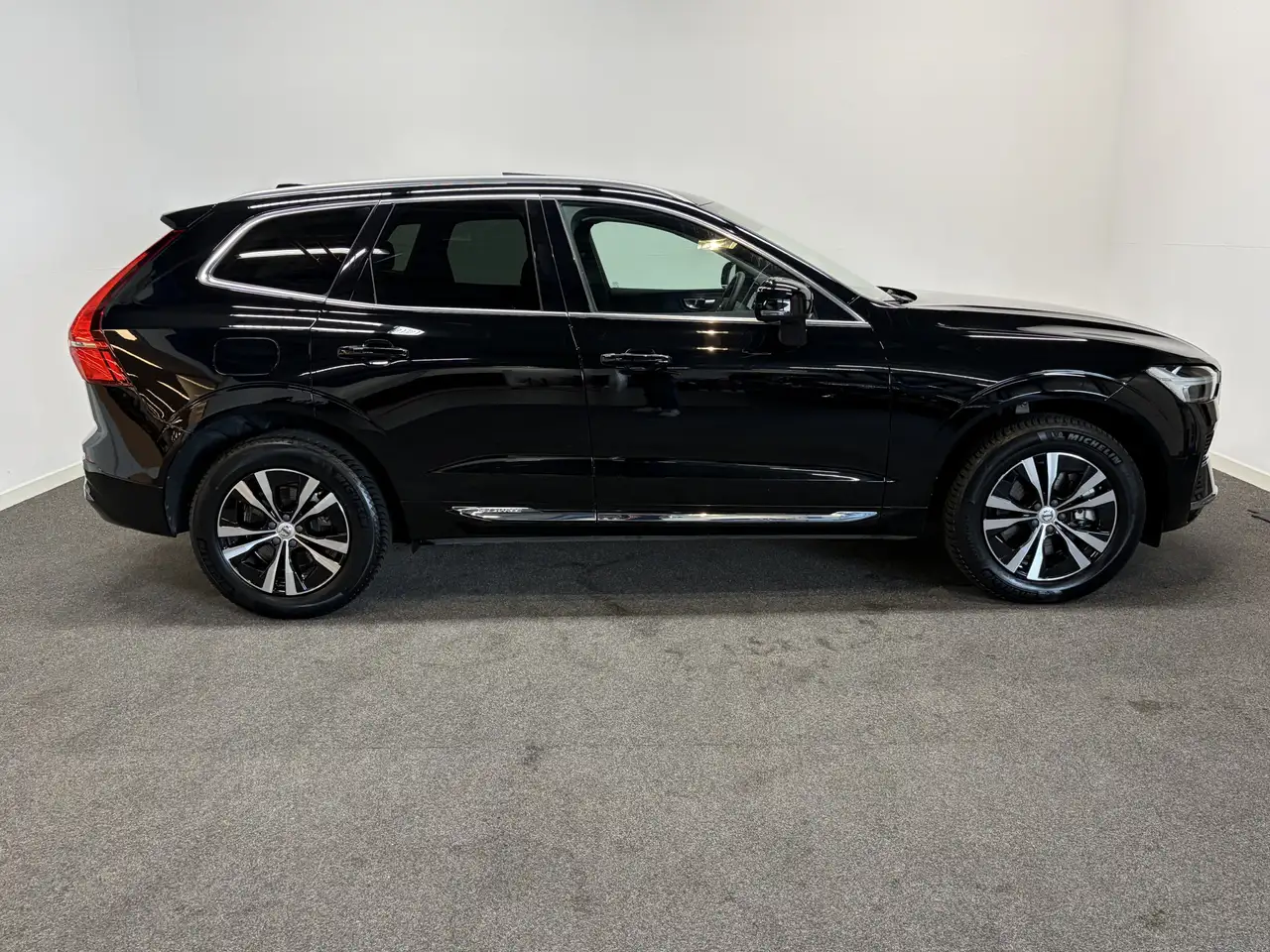 Volvo XC60 2.0 T6 Plug-in HY Long Range AWD Plus Bright/ Pano, миниатюра 6