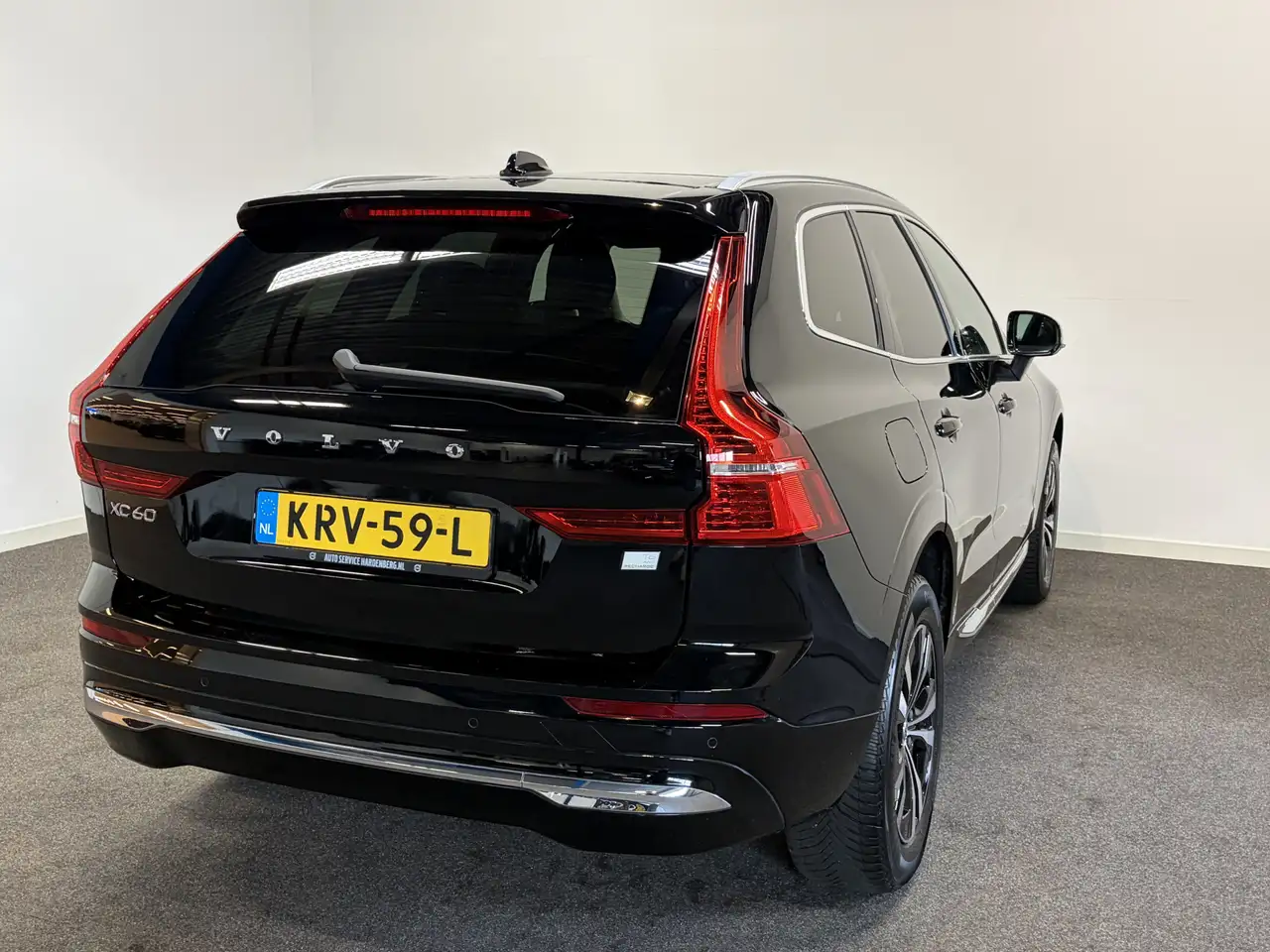 Volvo XC60 2.0 T6 Plug-in HY Long Range AWD Plus Bright/ Pano, миниатюра 3