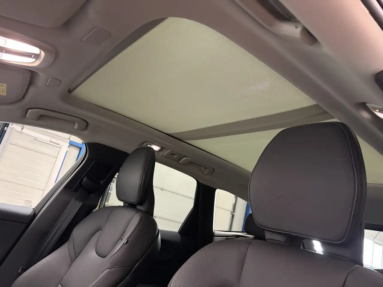 Volvo XC60 2.0 T6 Plug-in HY Long Range AWD Plus Bright/ Pano, миниатюра 13