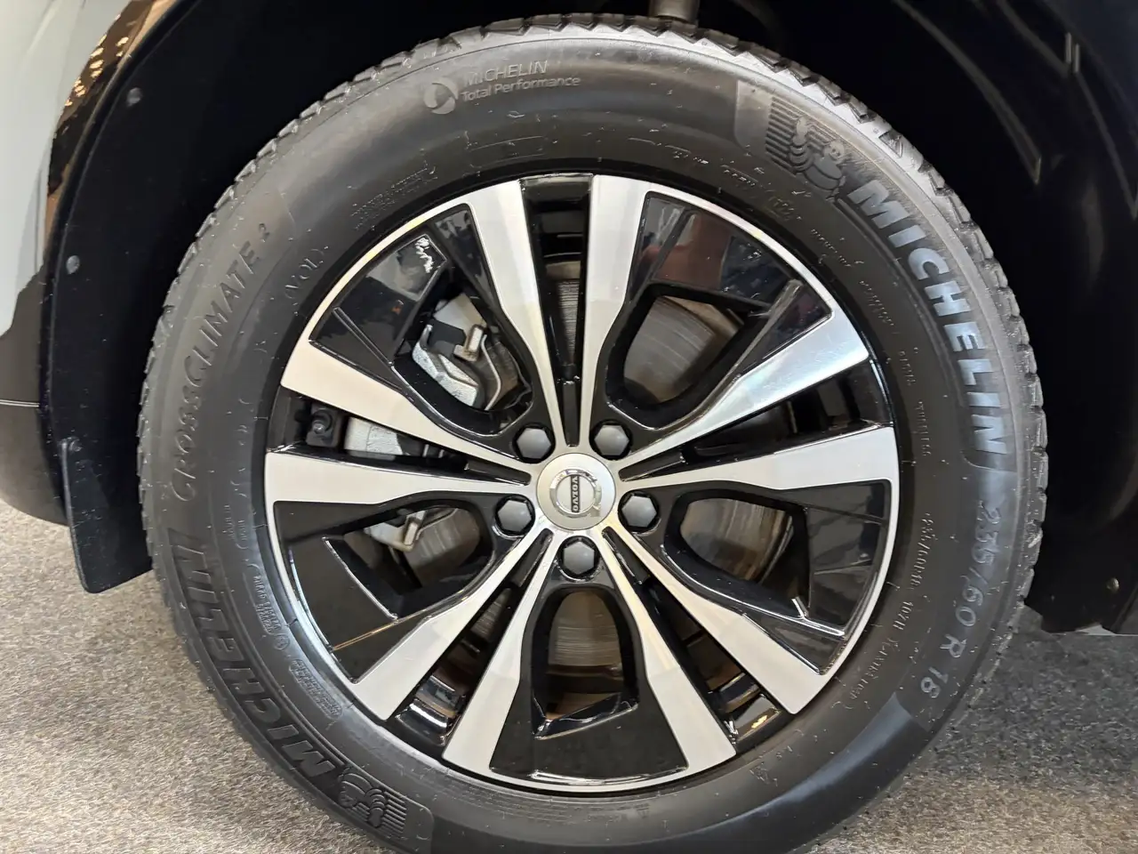 Volvo XC60 2.0 T6 Plug-in HY Long Range AWD Plus Bright/ Pano, миниатюра 20