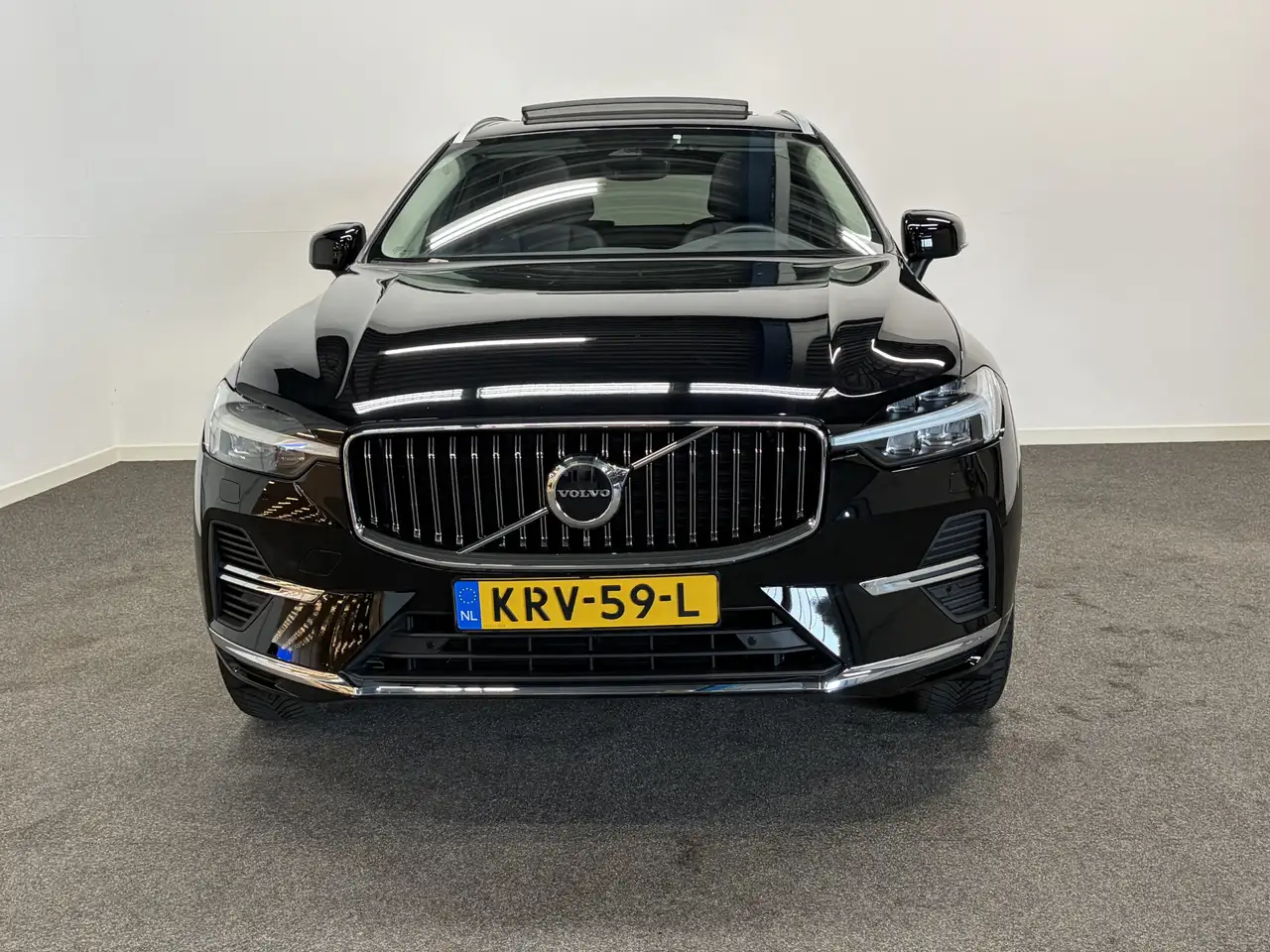 Volvo XC60 2.0 T6 Plug-in HY Long Range AWD Plus Bright/ Pano, миниатюра 18