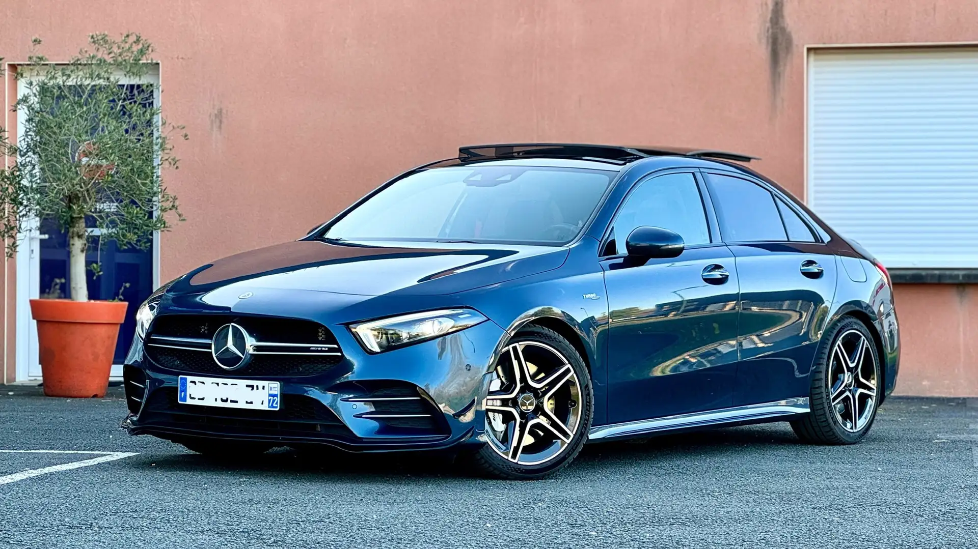 Mercedes-Benz A 35 AMG Classe A 35 Mercedes-AMG 7G-DCT AMG 4Matic Bleu - 1