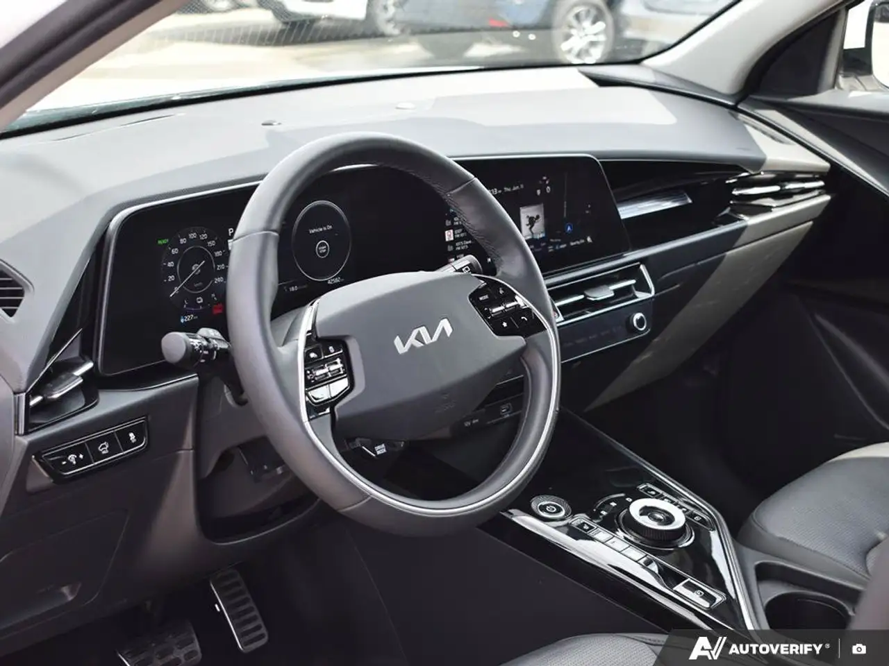 Kia Niro снимка Kia Niro