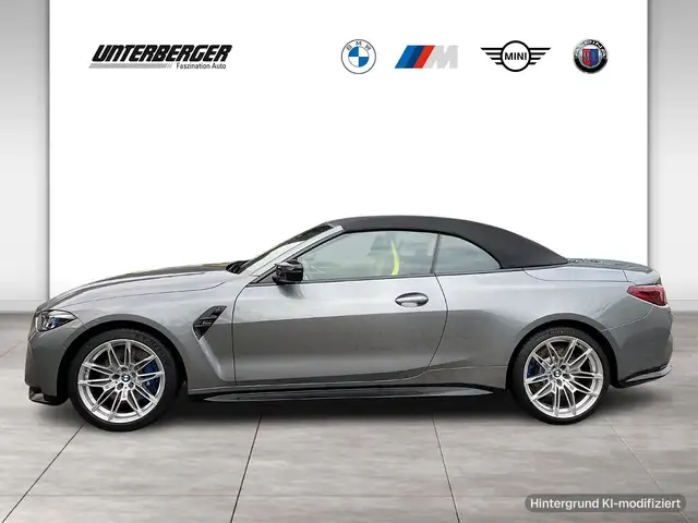 BMW M4 view 3