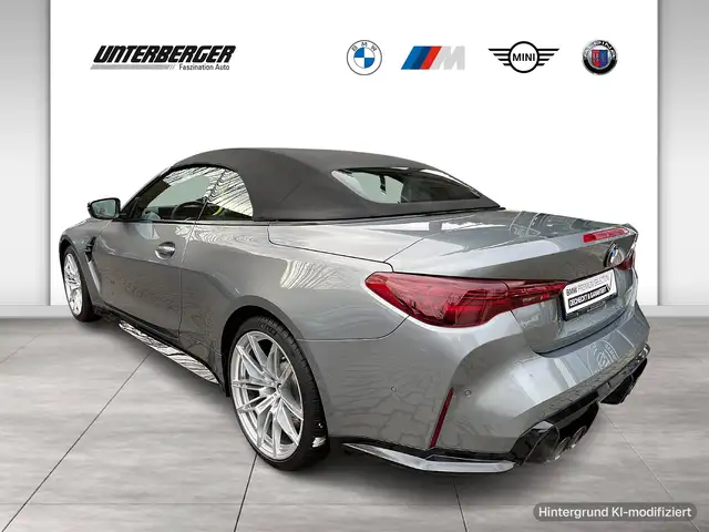 BMW M4 view 4