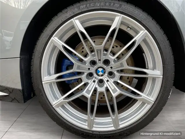 BMW M4 view 6