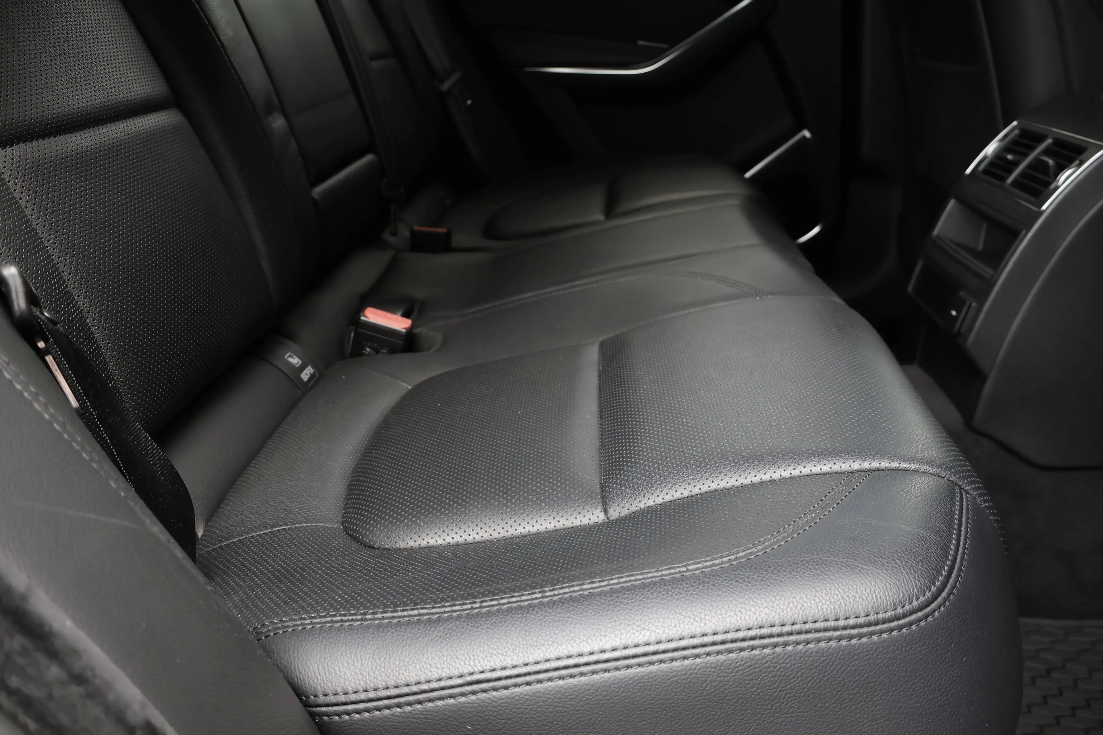 Jaguar F-Pace F-Pace 2.0 D MHEV AWD D200 360° DodeH ACC Garantie* — photo 8