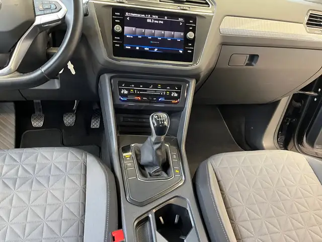 Volkswagen Tiguan view 9