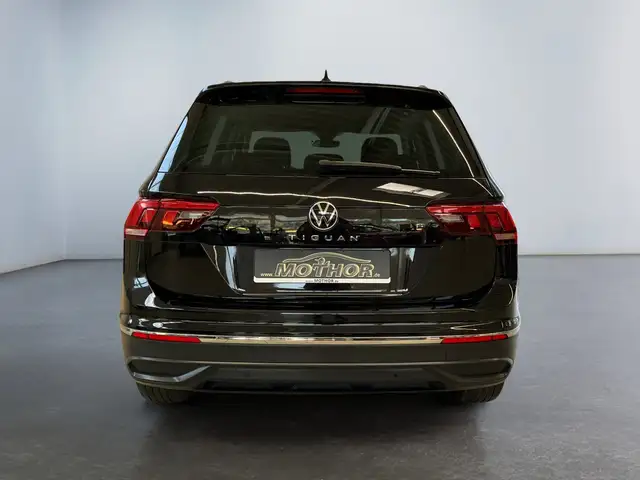 Volkswagen Tiguan view 5