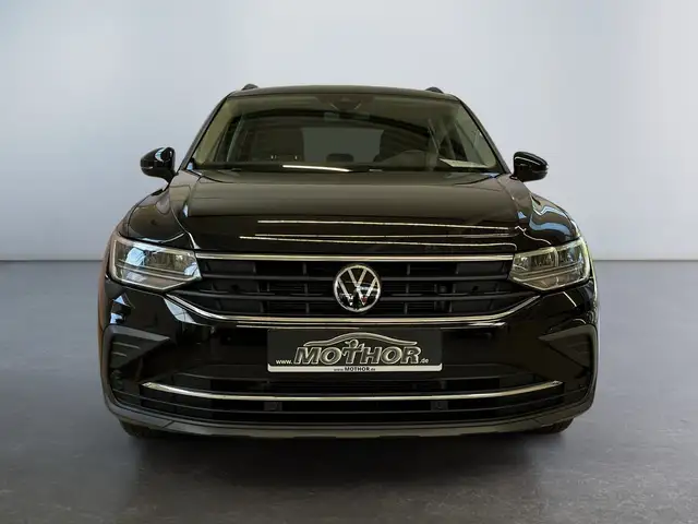 Volkswagen Tiguan view 6