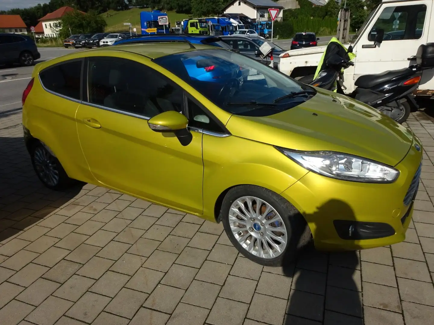 Ford Fiesta Titanium/Euro 5/FESTPREIS Jaune - 2