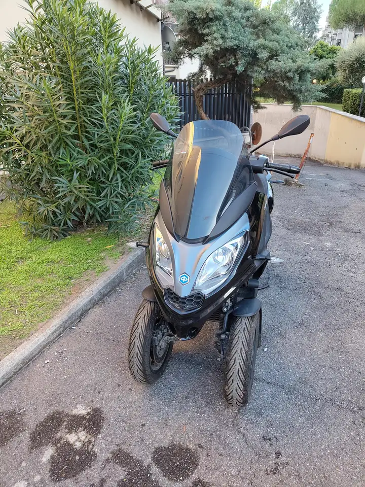 Piaggio MP3 300