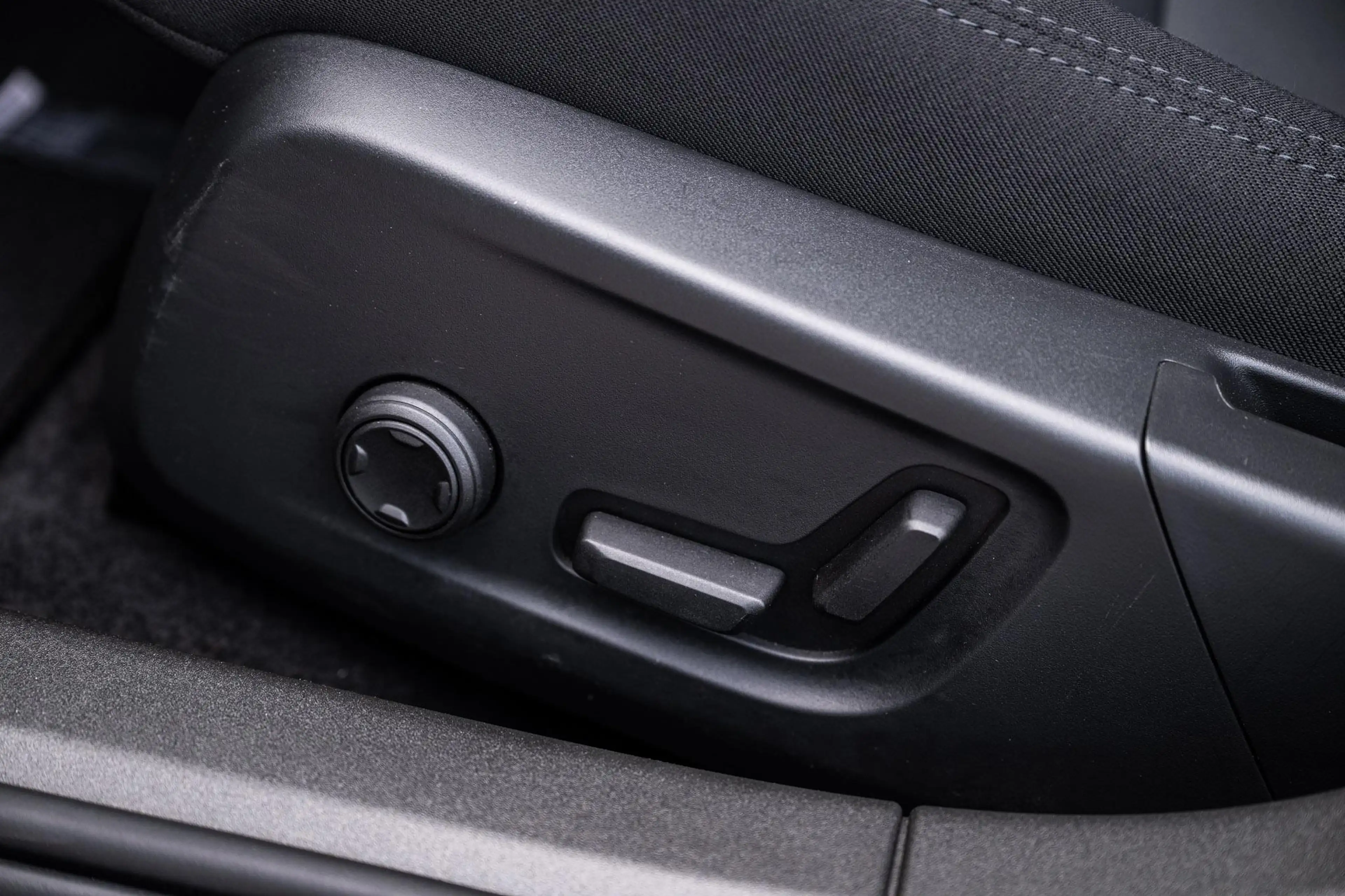 Polestar 2 Long Range Single Motor Plus 82 kWh — photo 7