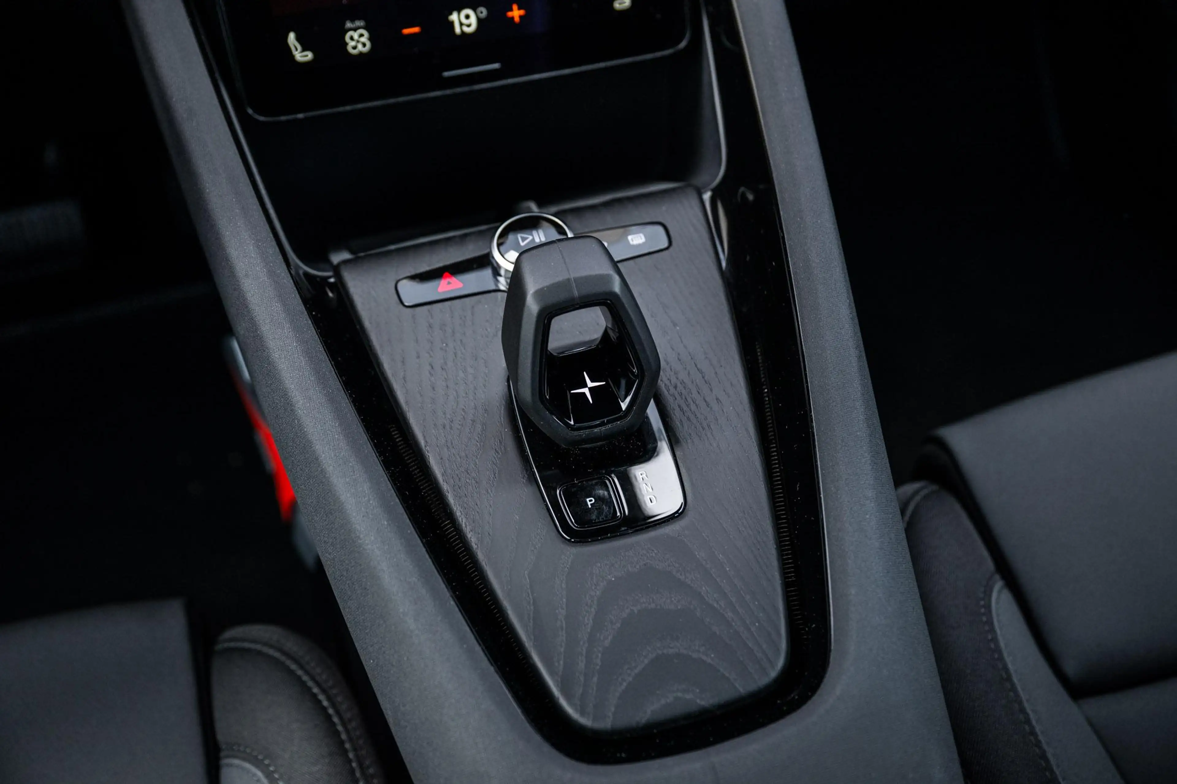 Polestar 2 Long Range Single Motor Plus 82 kWh — photo 14