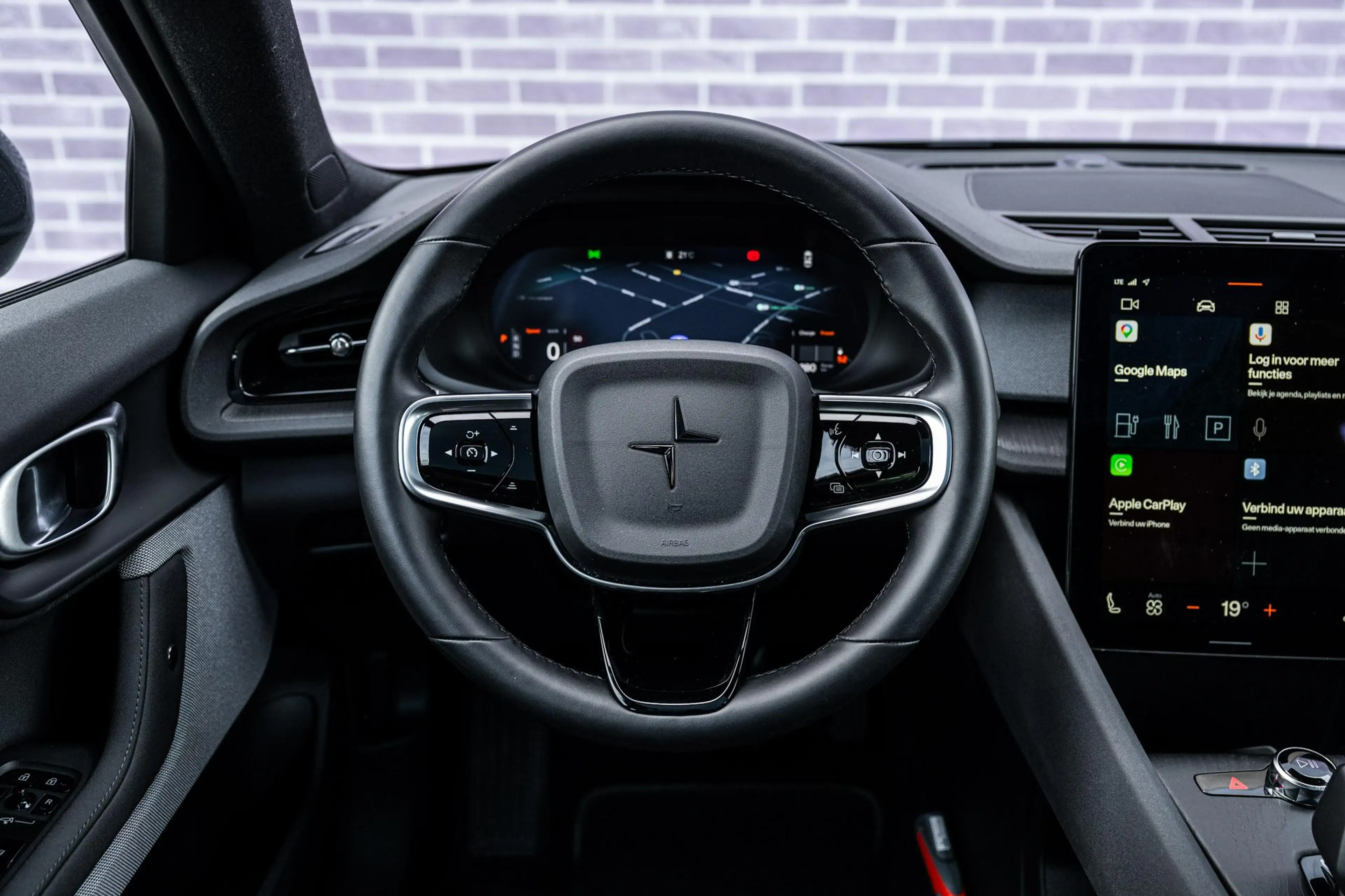 Polestar 2 Long Range Single Motor Plus 82 kWh — photo 3
