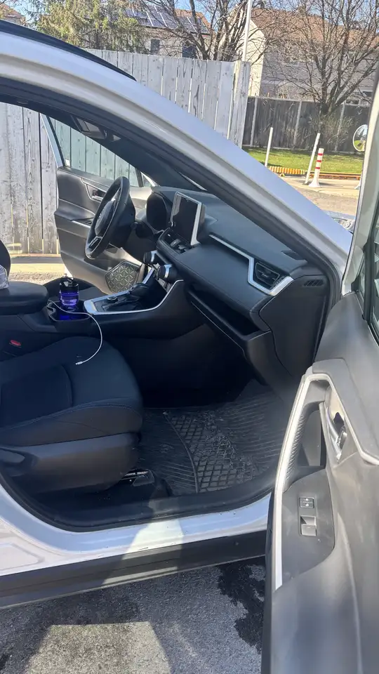 Toyota RAV 4 снимка Toyota RAV 4