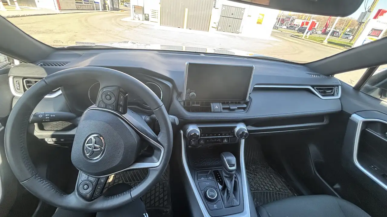 Toyota RAV 4 снимка Toyota RAV 4
