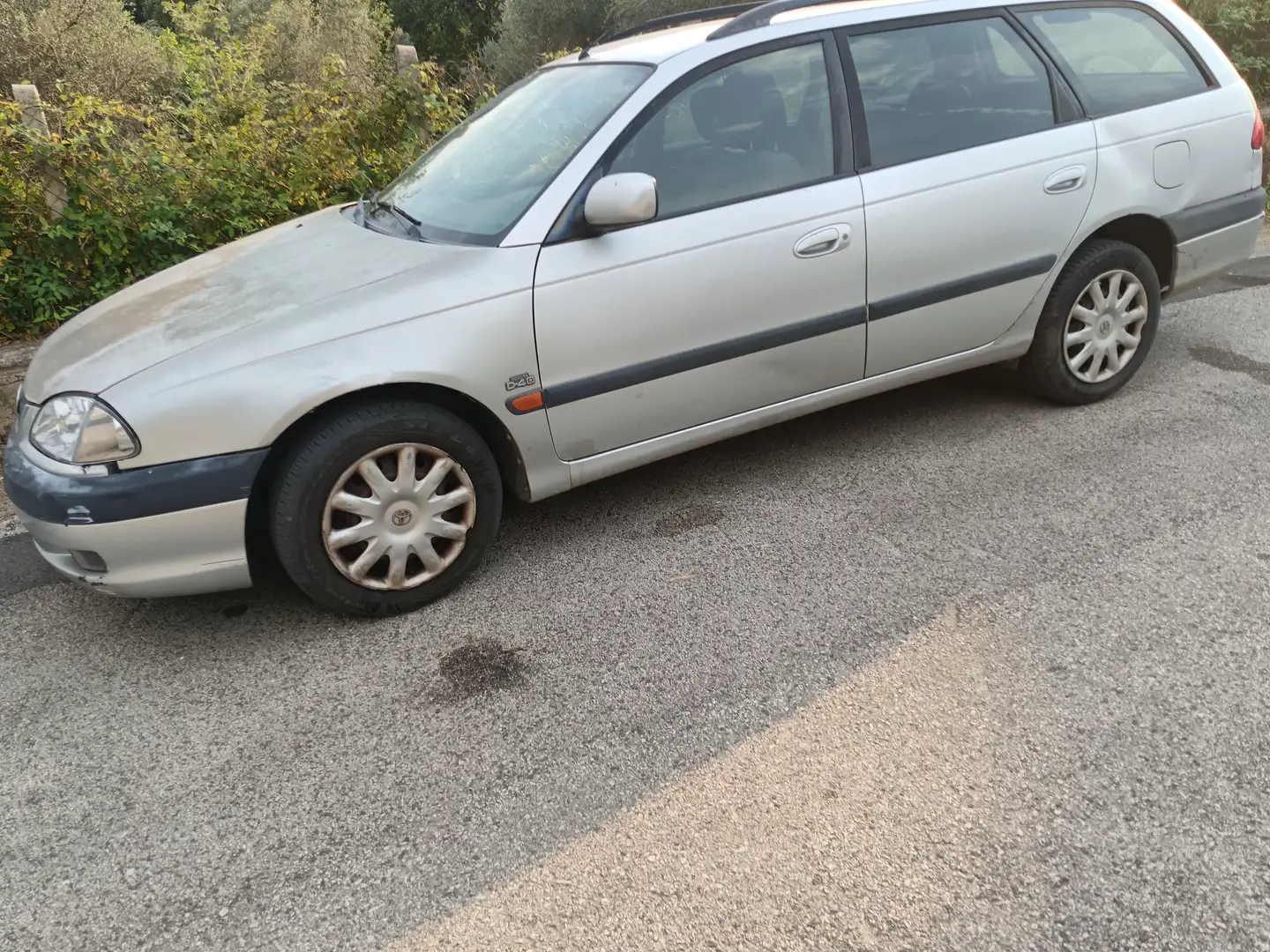 Toyota Avensis Avensis SW 2.0 tdi d4-d Gri - 1