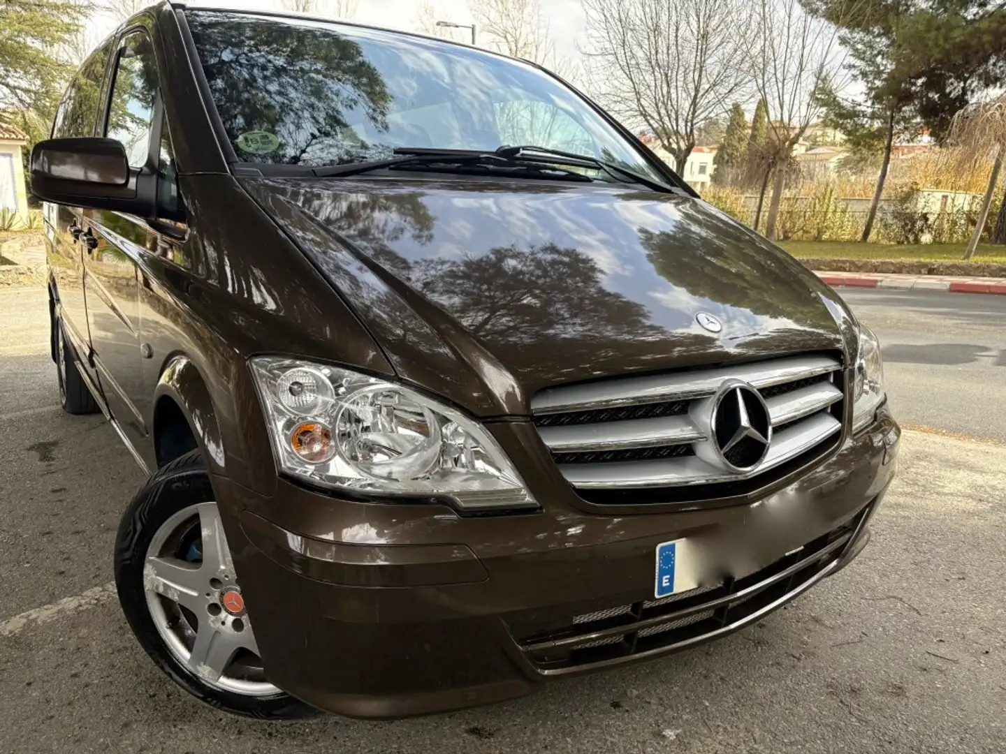 Mercedes-Benz Viano 2.2CDI Ambiente Larga Marrón - 2