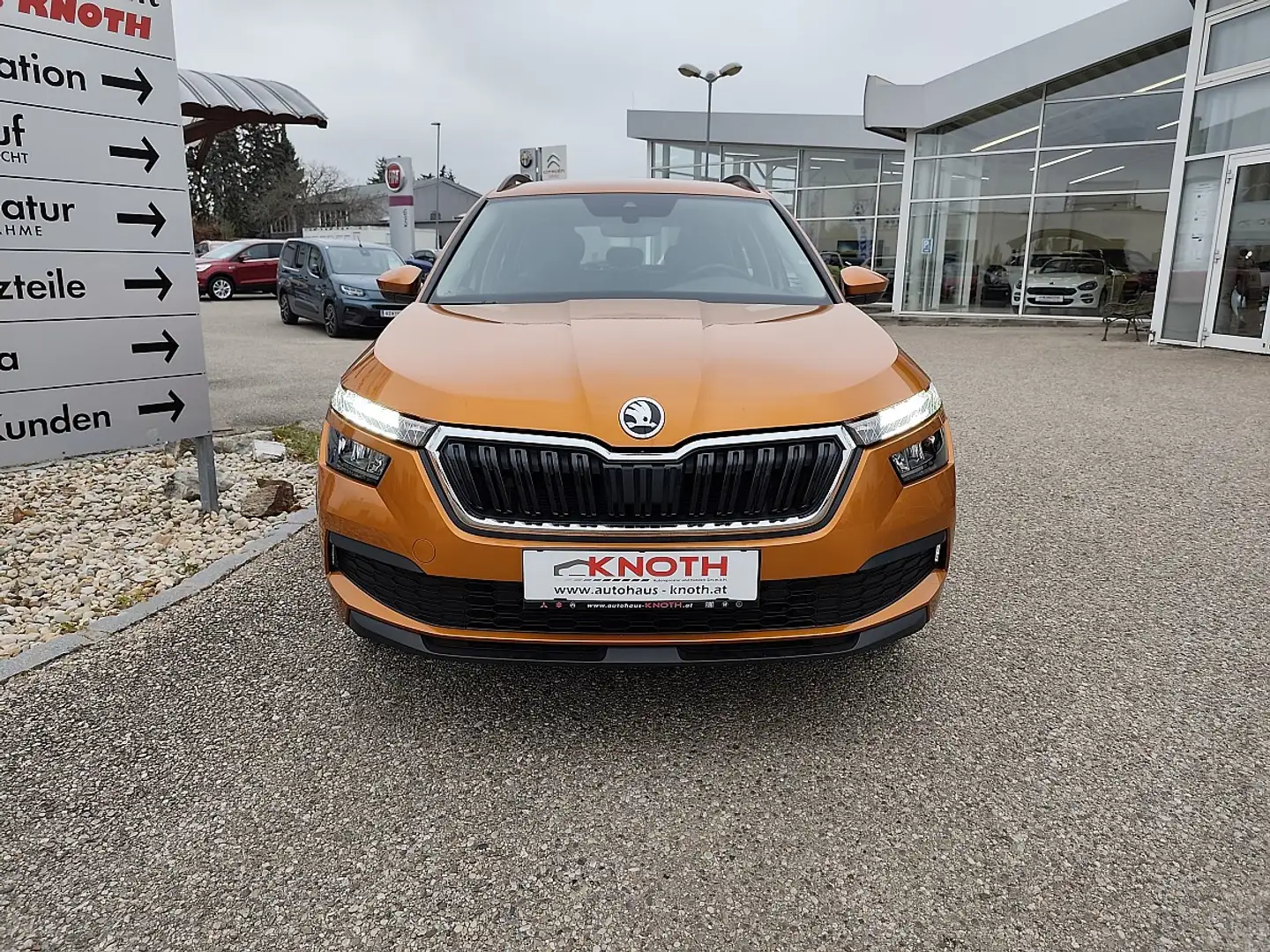 Skoda Kamiq 1,0 TSI Active Orange - 2