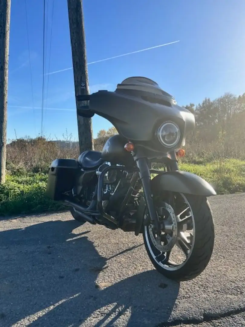 Harley-Davidson Street Glide Bagger, TÜV und Batterie neu - 2