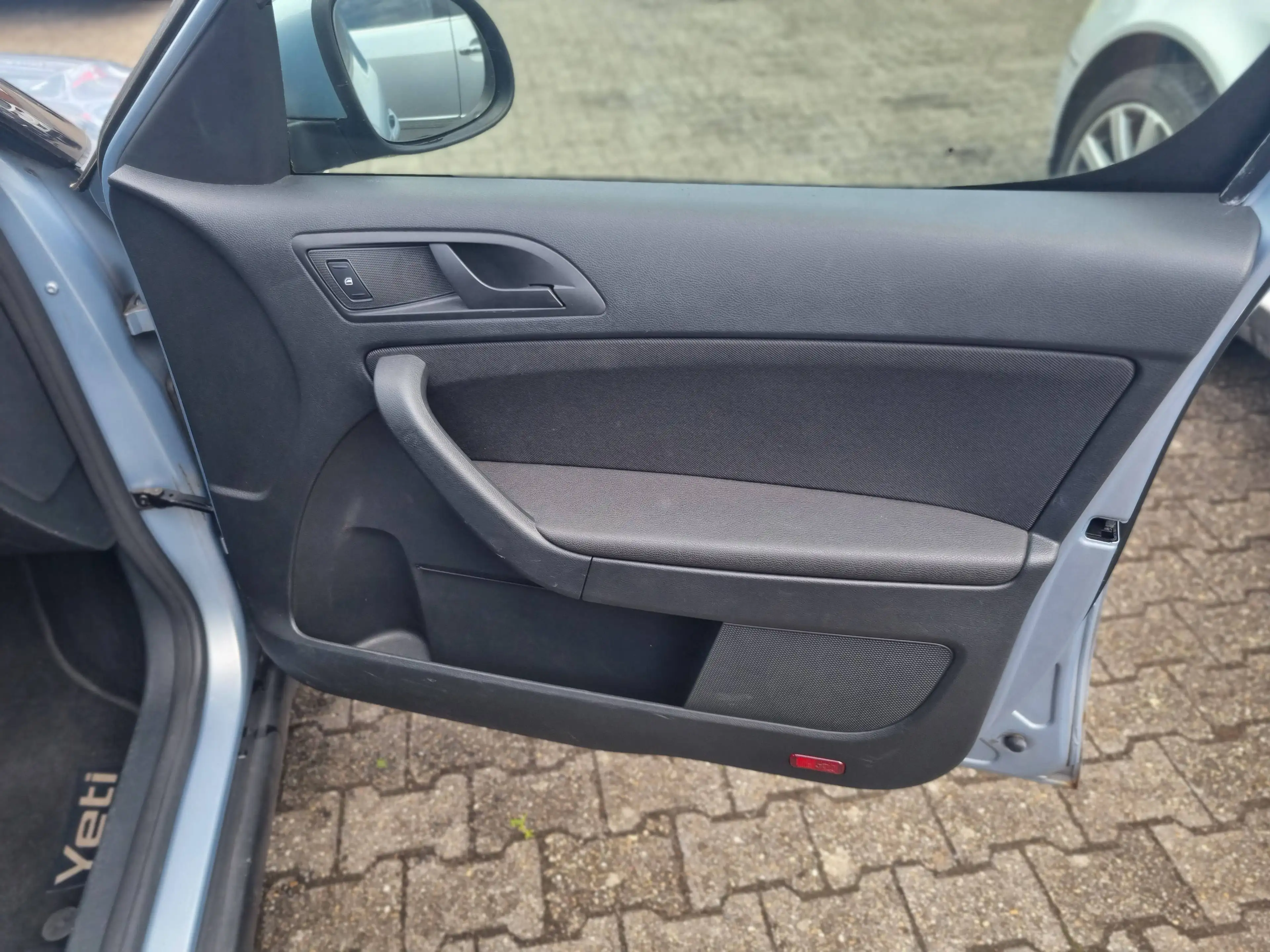 Skoda Yeti Yeti 1.4 TSI Active PLUS EDITION — photo 18