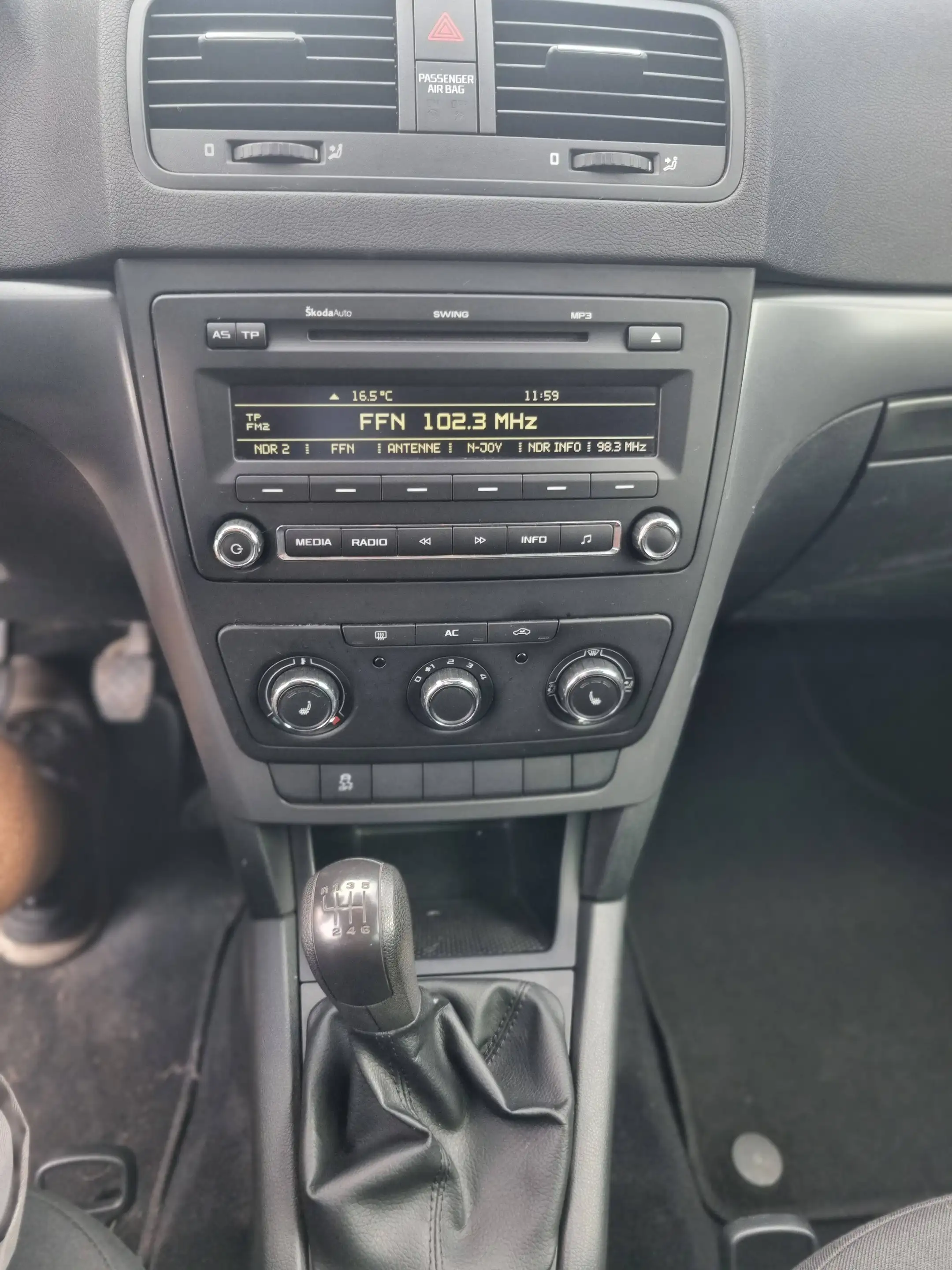 Skoda Yeti Yeti 1.4 TSI Active PLUS EDITION — photo 17