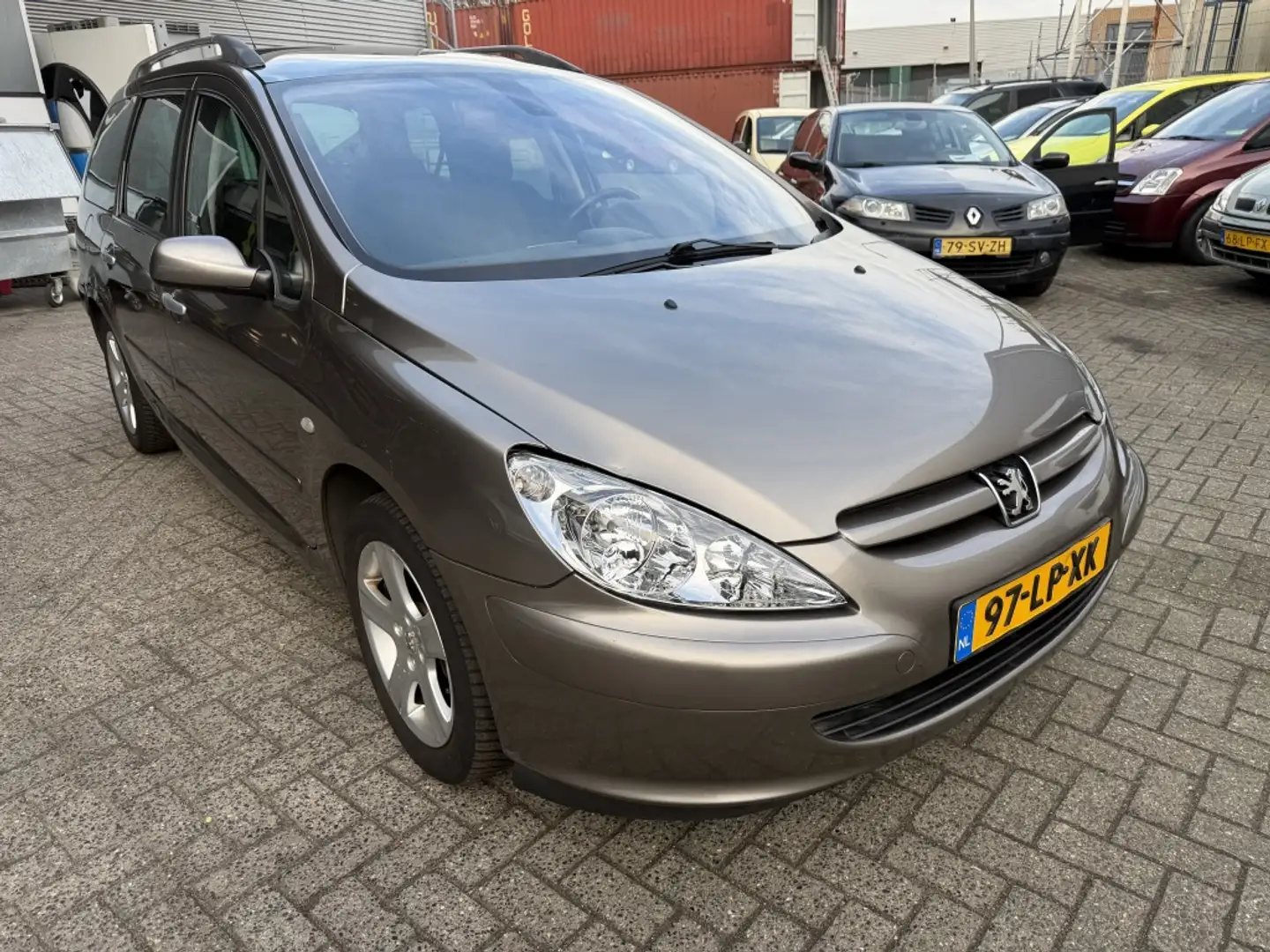 Peugeot 307 SW 2.0 16V Pack Grau - 2